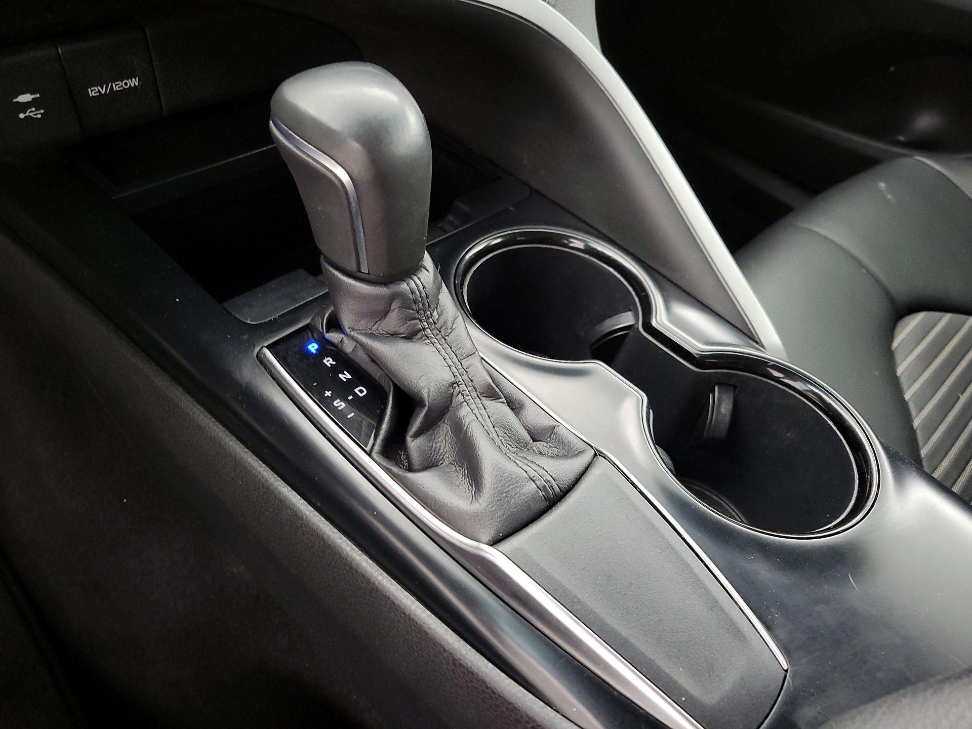 Thumbnail: 2018 Toyota Camry - 17