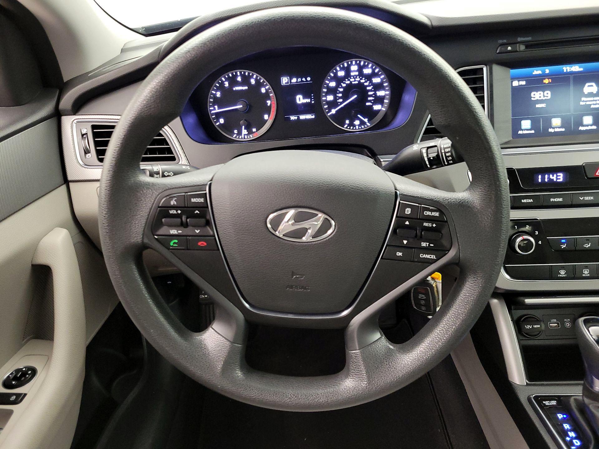 Thumbnail: 2016 Hyundai Sonata - 10
