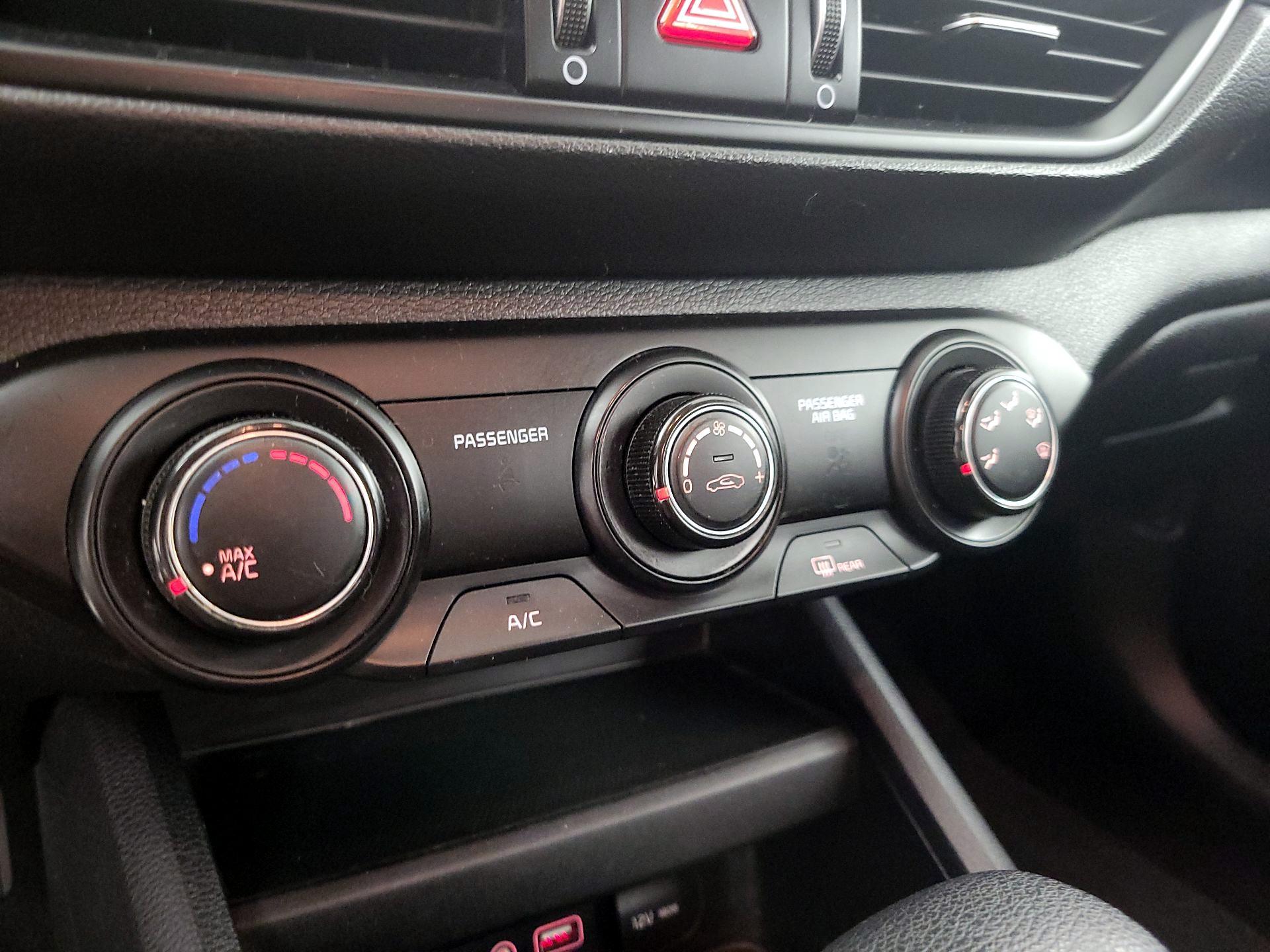 Thumbnail: 2020 Kia Forte - 16