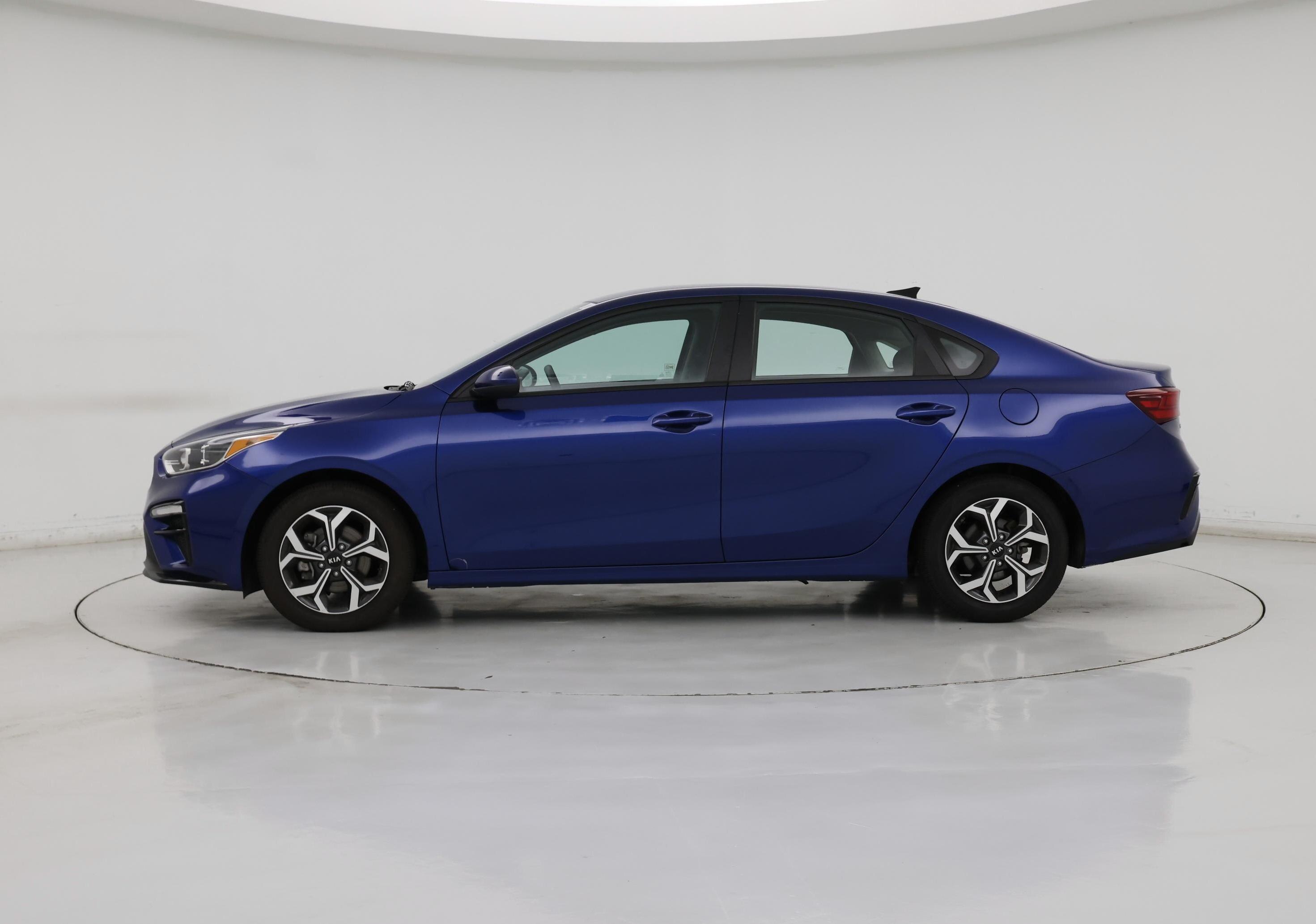 Thumbnail: 2020 Kia Forte - 3