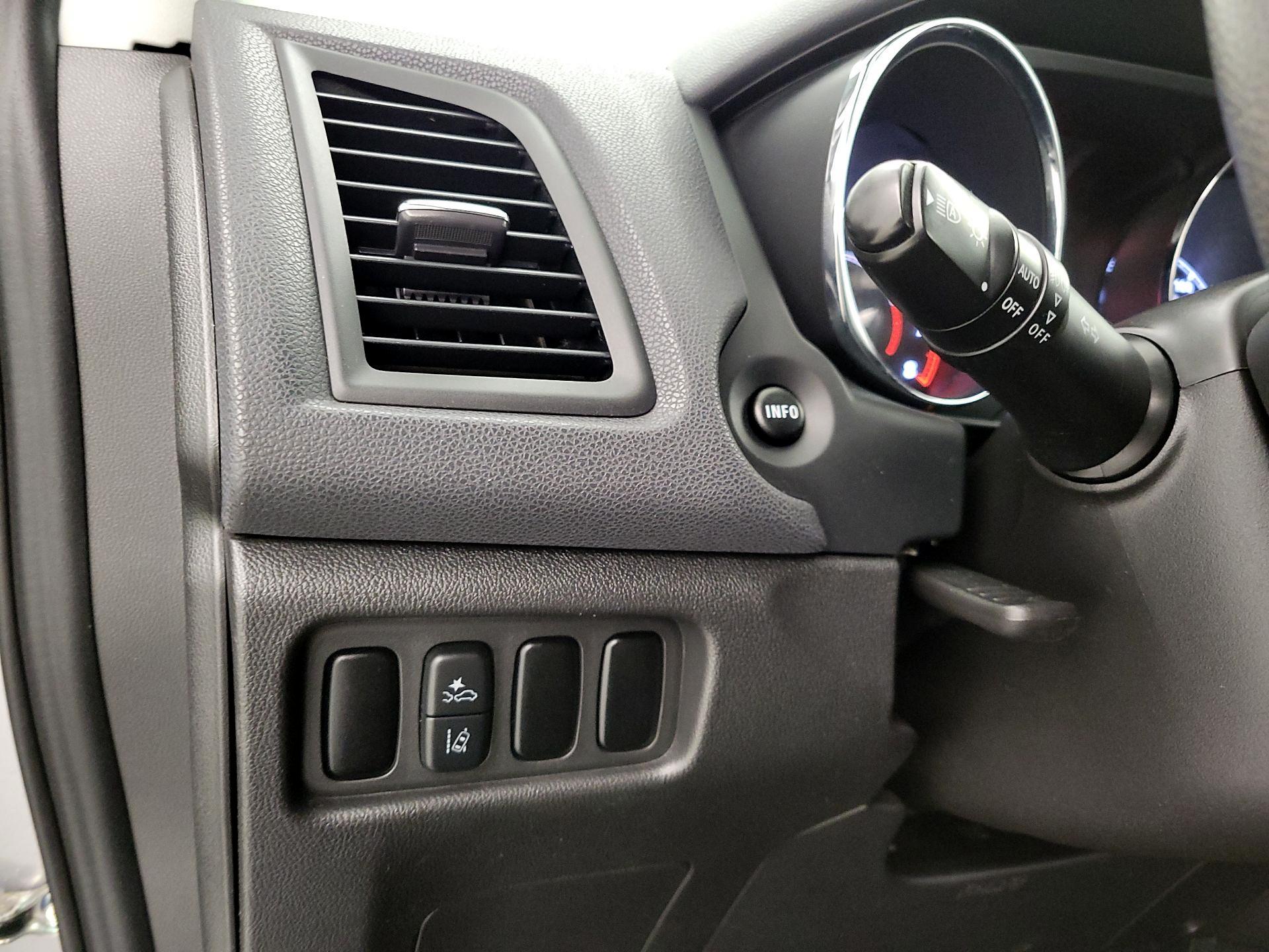 Thumbnail: 2021 Mitsubishi Outlander Sport - 13