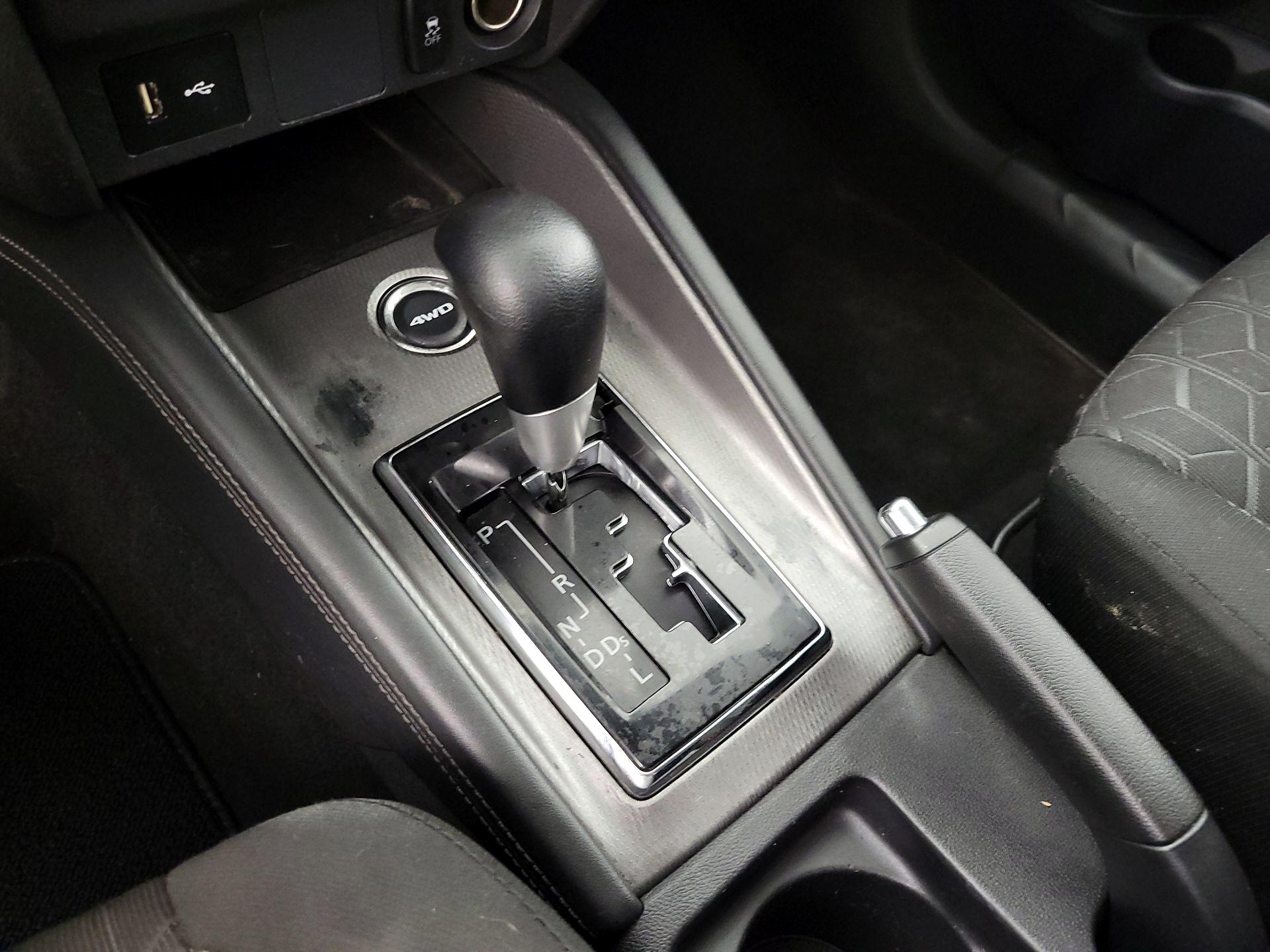 Thumbnail: 2021 Mitsubishi Outlander Sport - 17