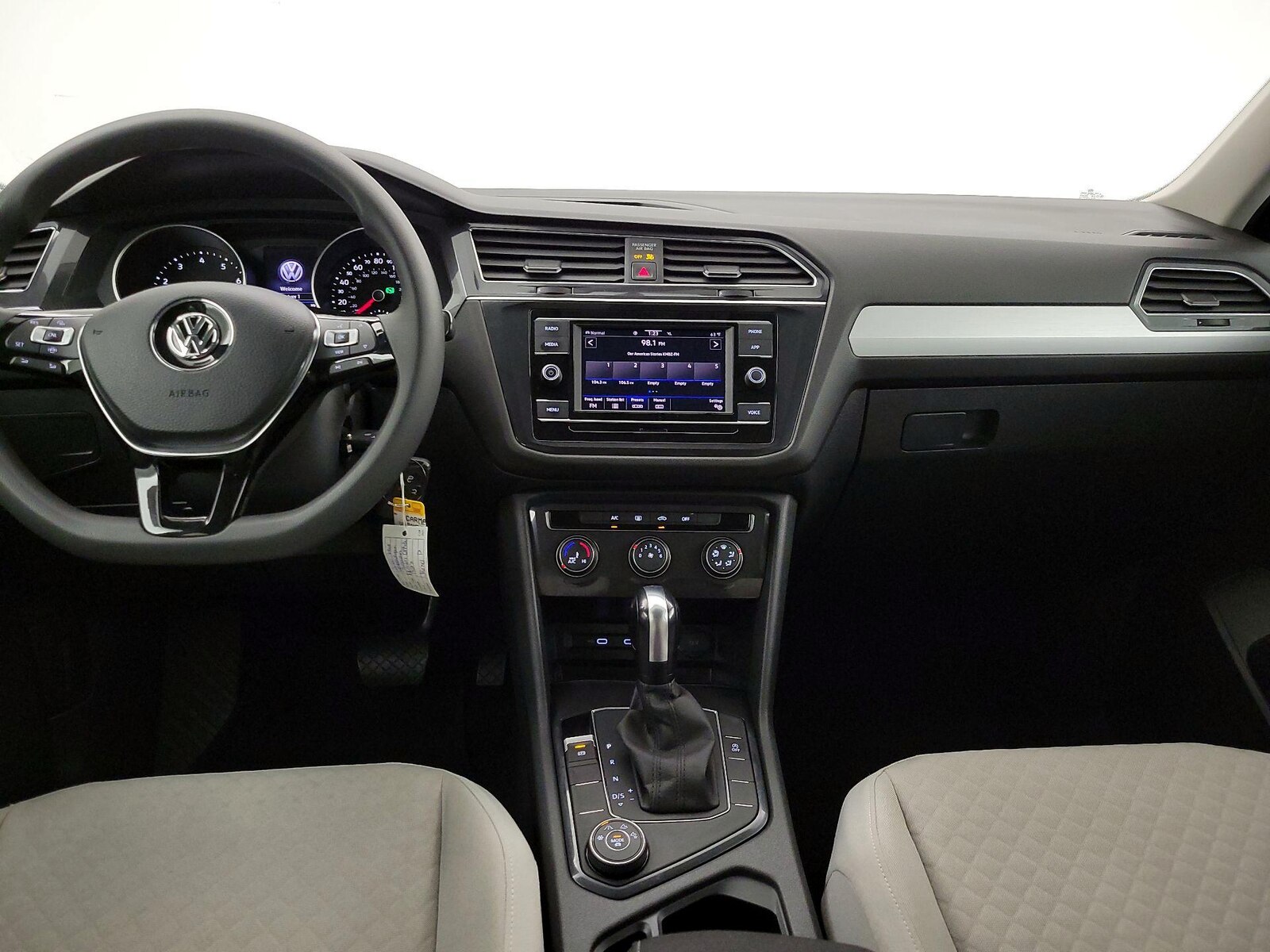 Image 10 of 2020 Volkswagen Tiguan S