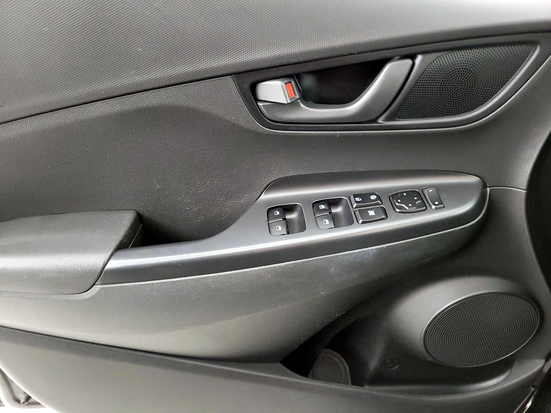 Thumbnail: 2018 Hyundai Kona - 12