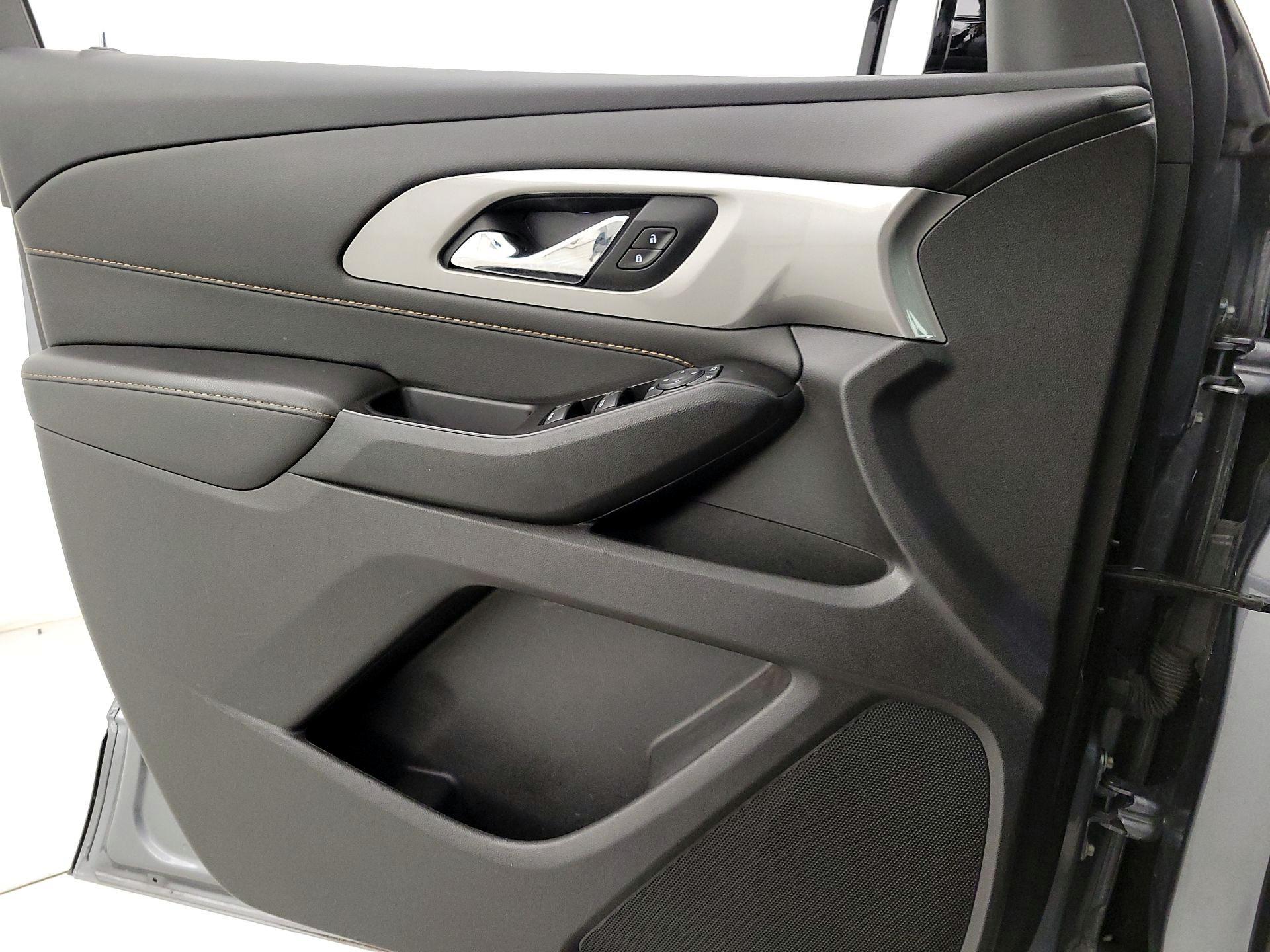 Thumbnail: 2020 Chevrolet Traverse - 12