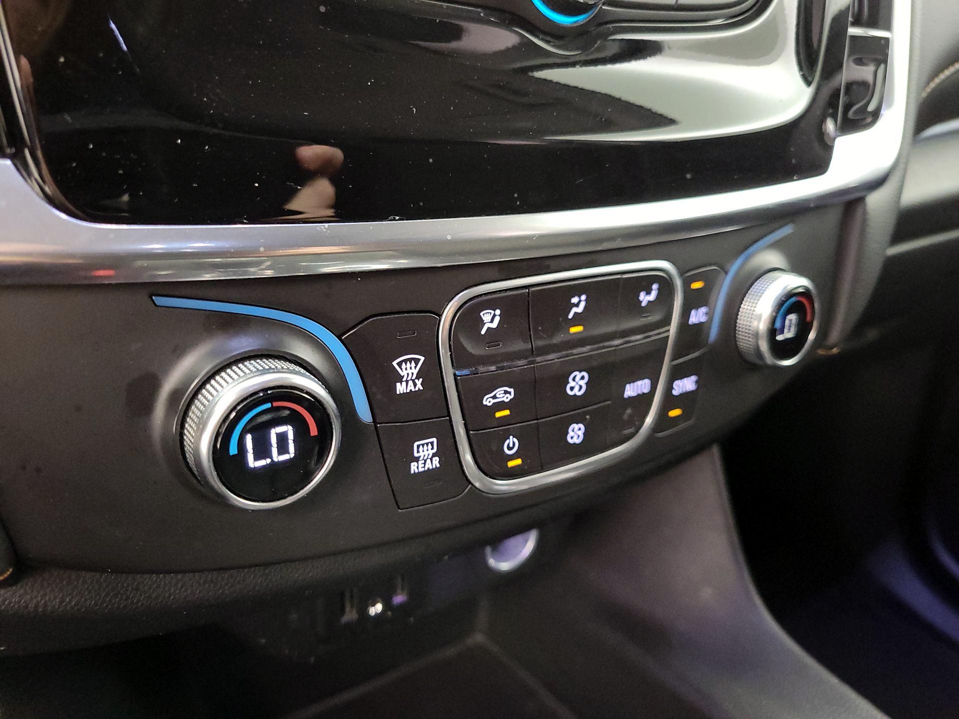 Thumbnail: 2020 Chevrolet Traverse - 16
