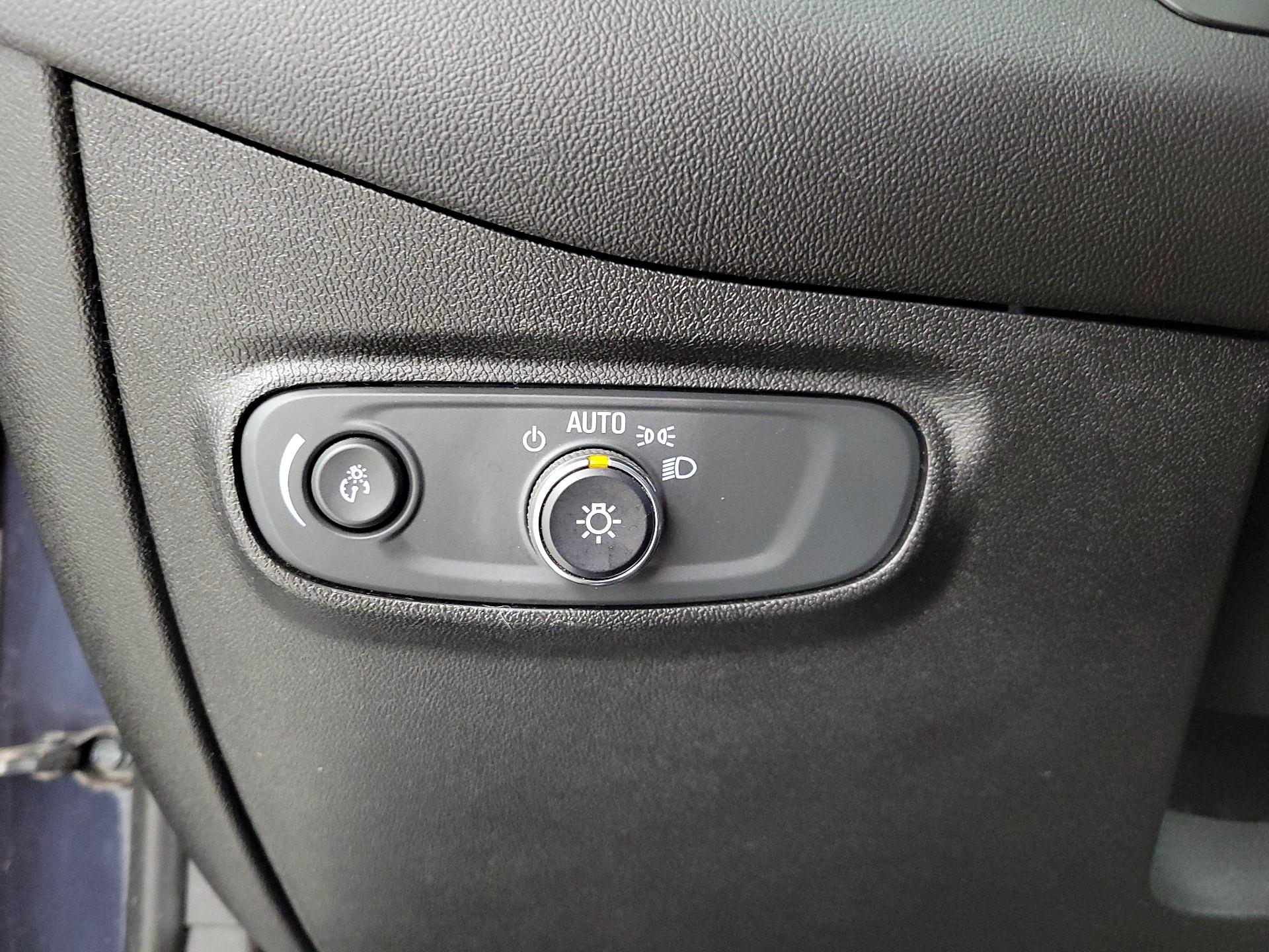 Thumbnail: 2019 Chevrolet Equinox - 13