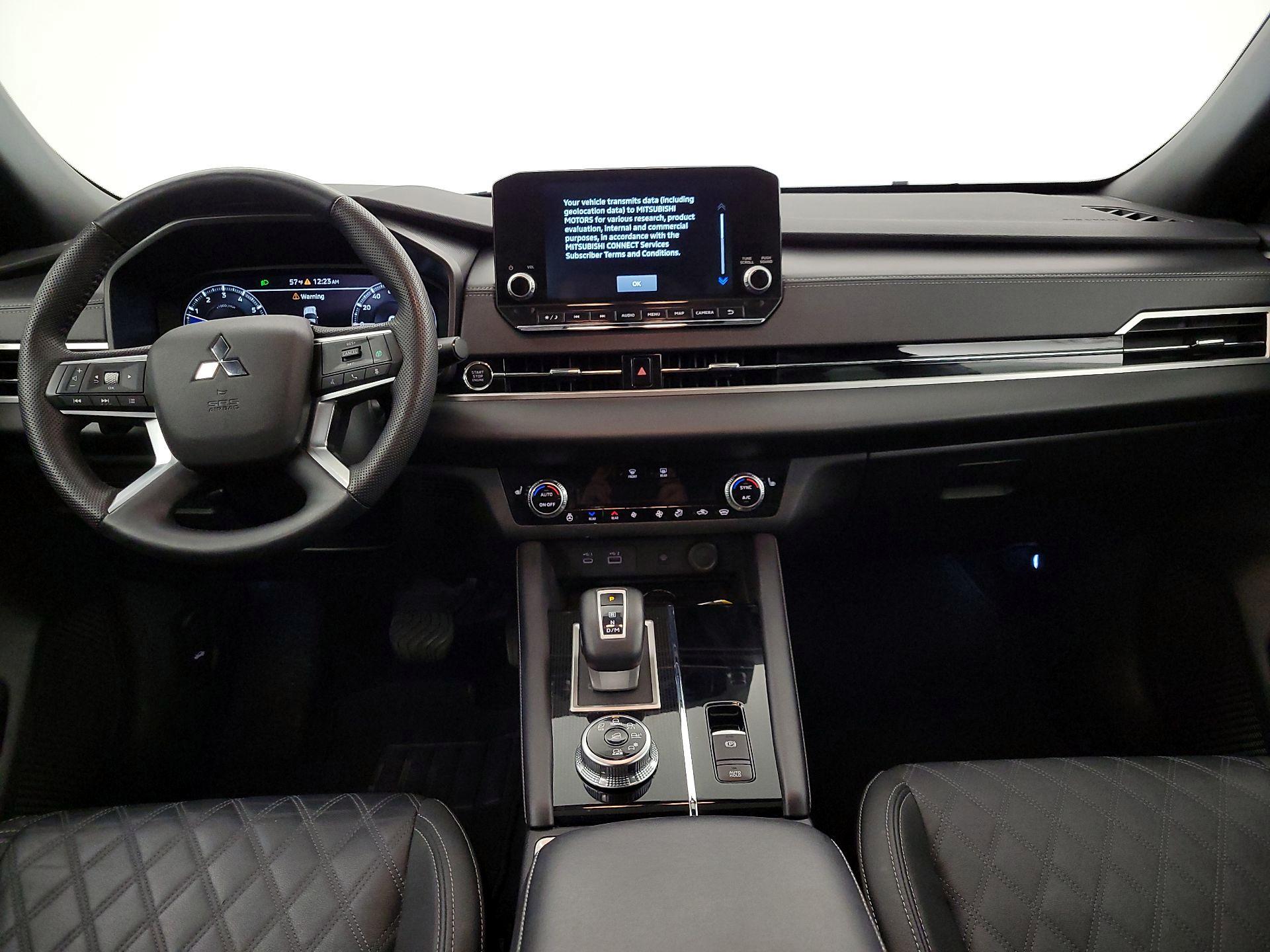 Thumbnail: 2023 Mitsubishi Outlander - 9