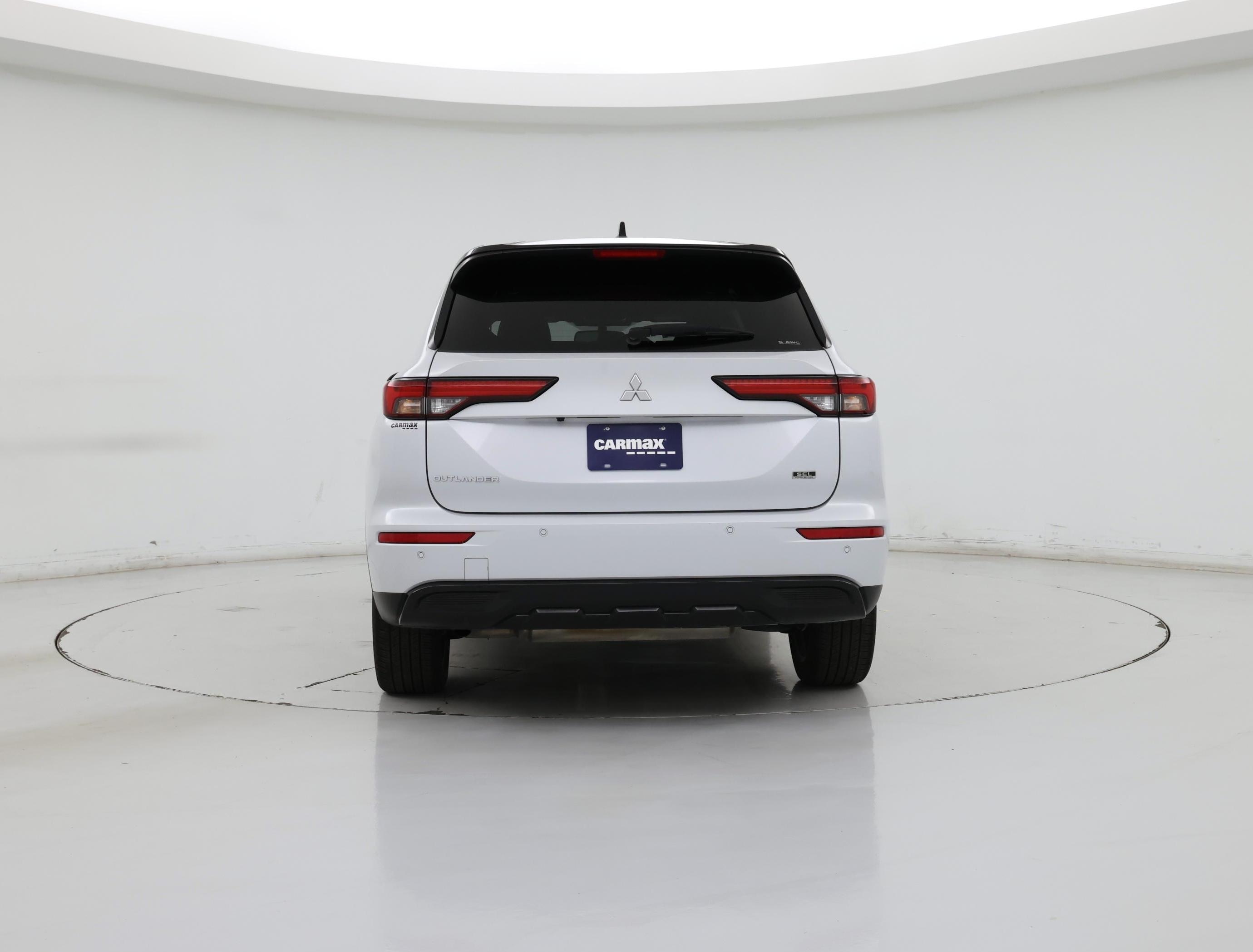 Thumbnail: 2023 Mitsubishi Outlander - 6