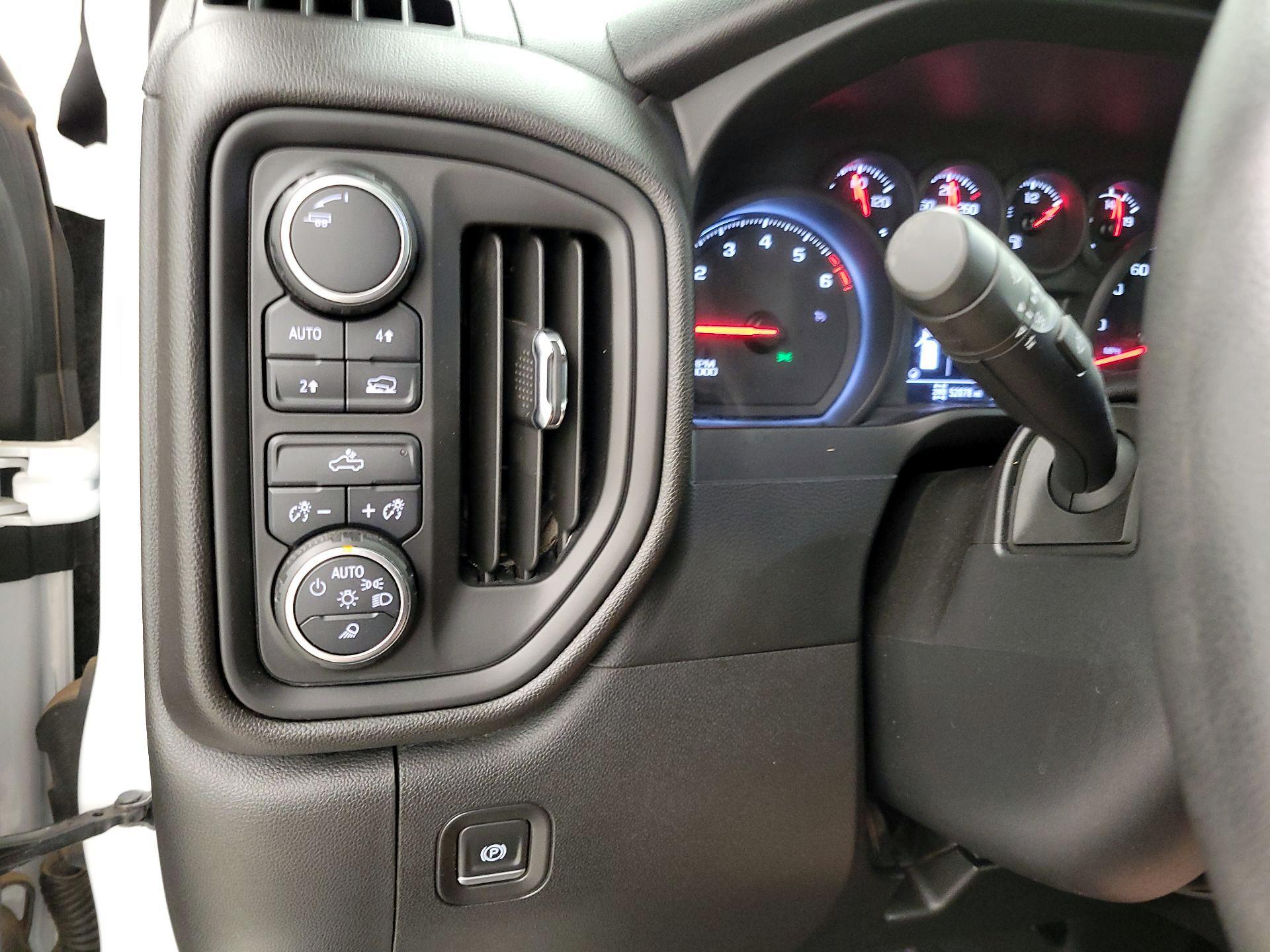 Thumbnail: 2021 Chevrolet Silverado 1500 - 13