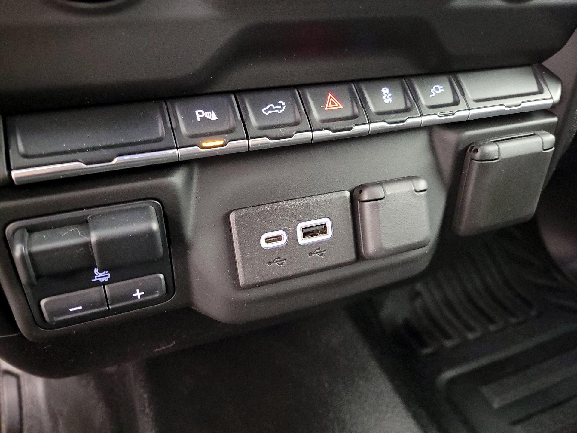 Thumbnail: 2021 Chevrolet Silverado 1500 - 18