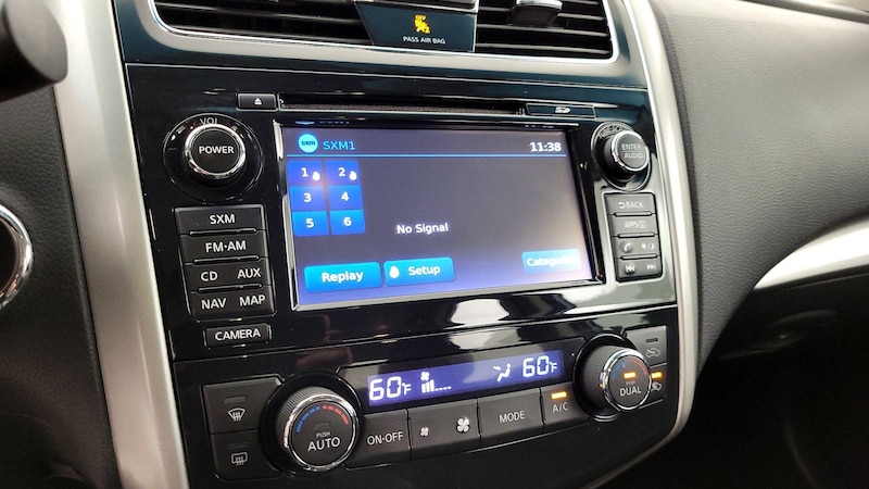 2015 Nissan Altima SV 16