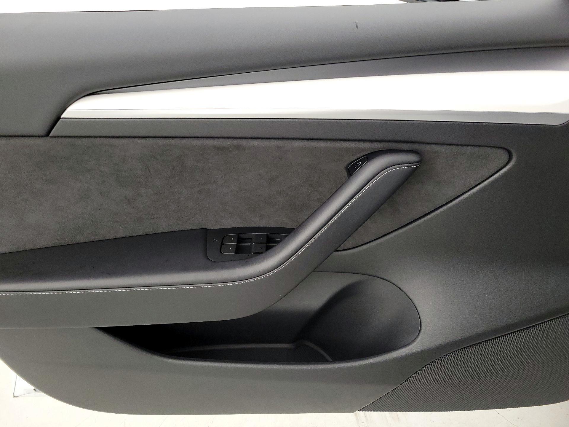 Thumbnail: 2023 Tesla Model 3 - 12