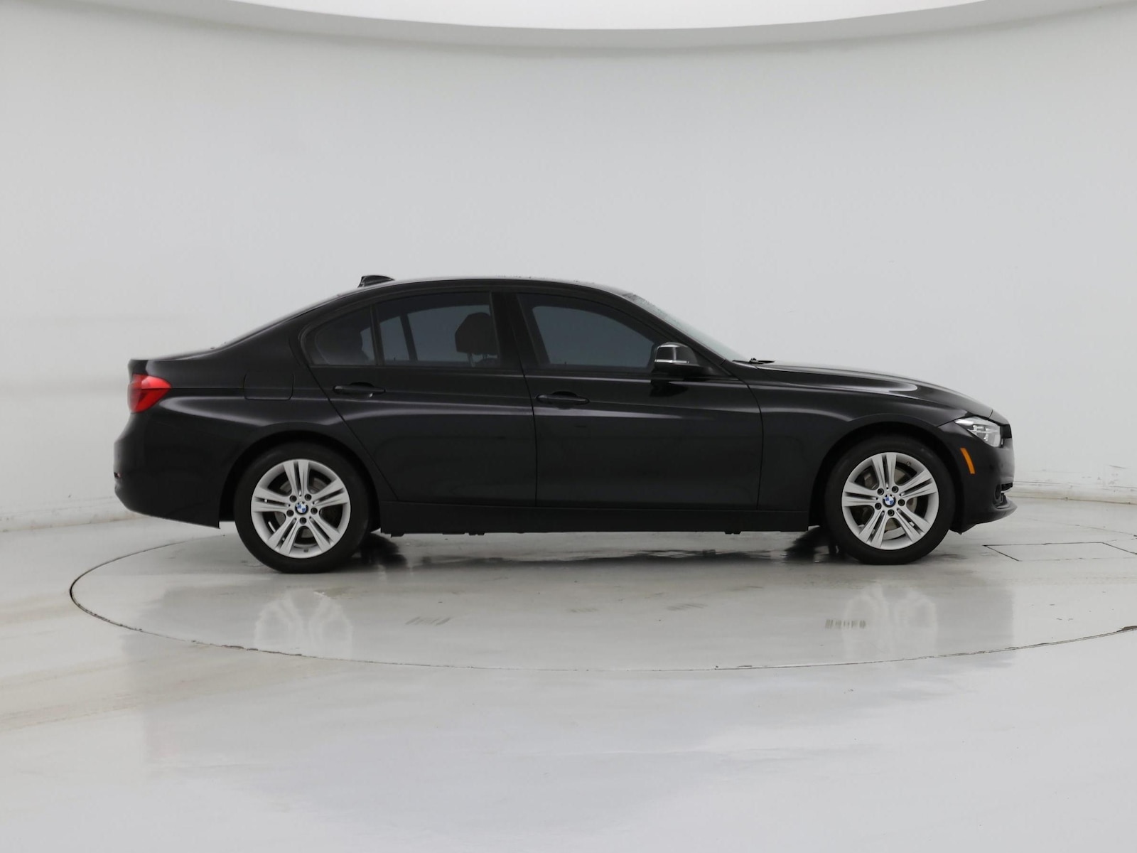 Image 8 of 2018 BMW 330 XI