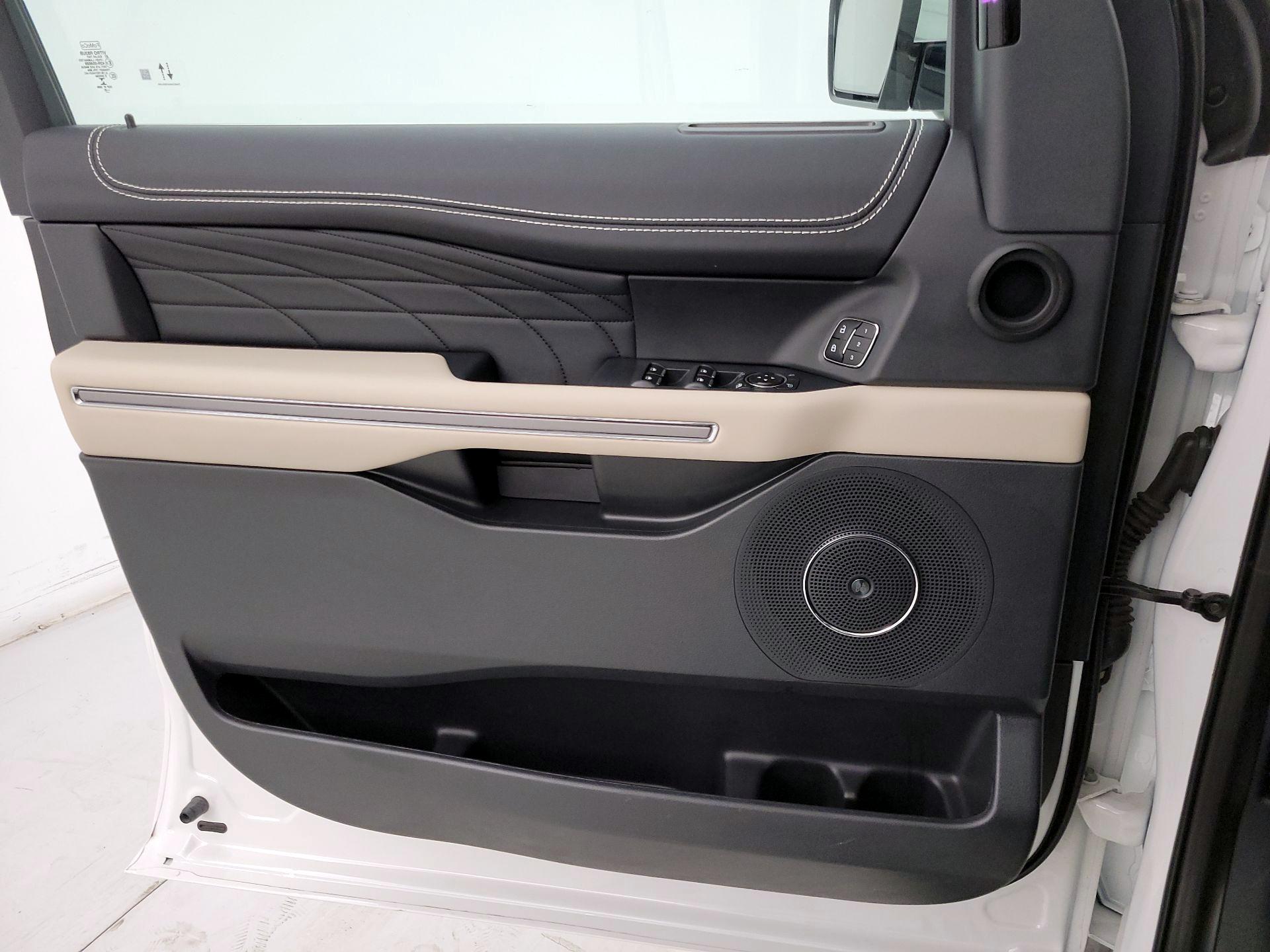 Thumbnail: 2022 Ford Expedition - 12