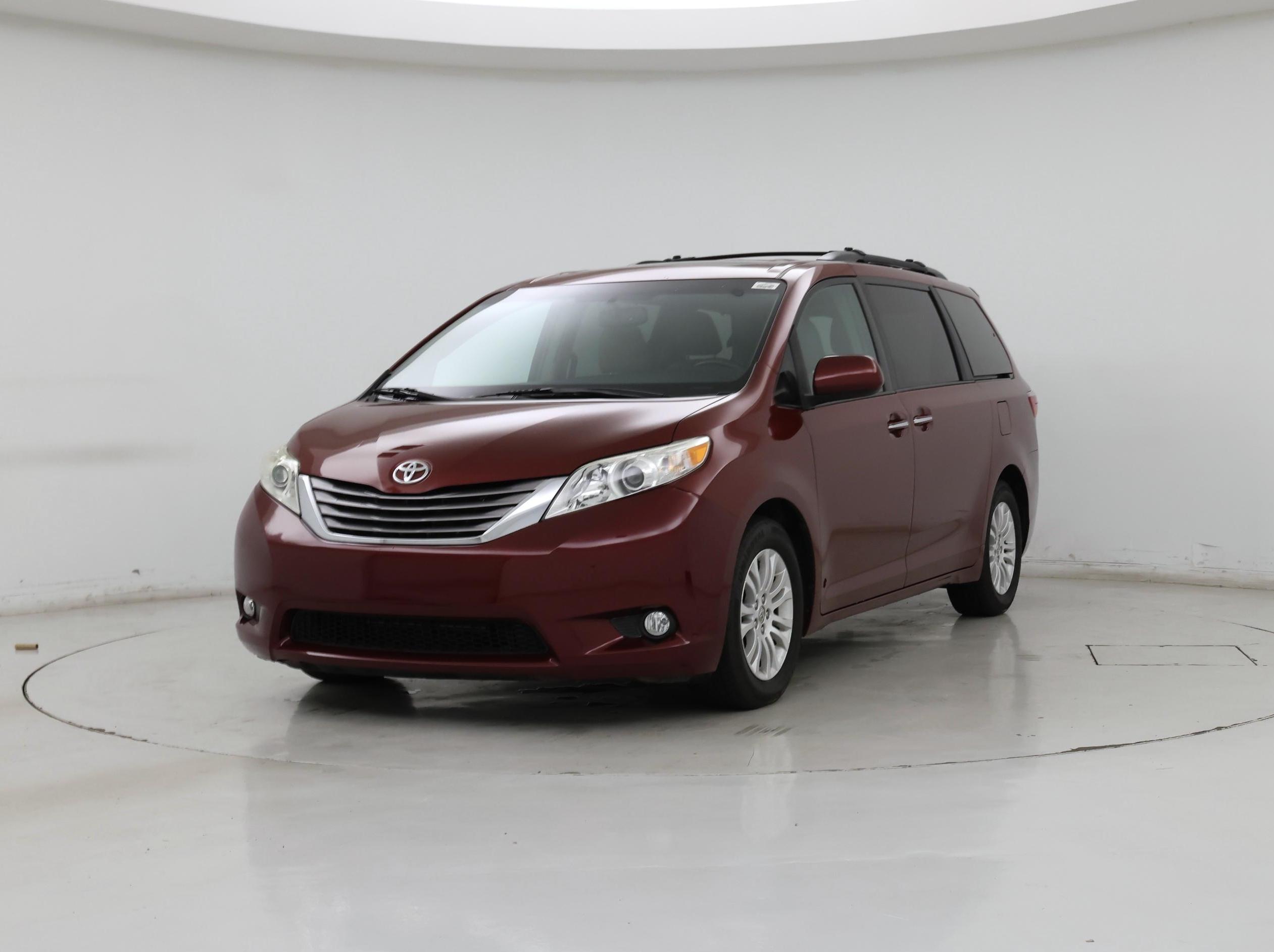Thumbnail: 2016 Toyota Sienna - 4