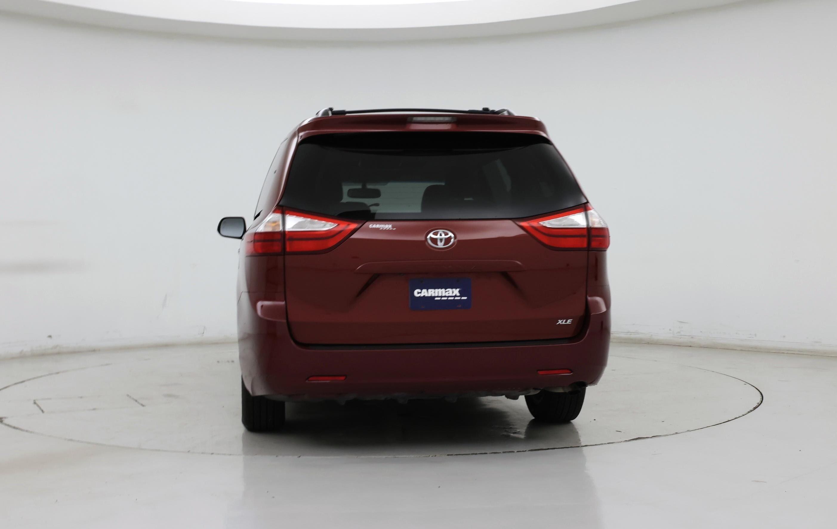 Thumbnail: 2016 Toyota Sienna - 6