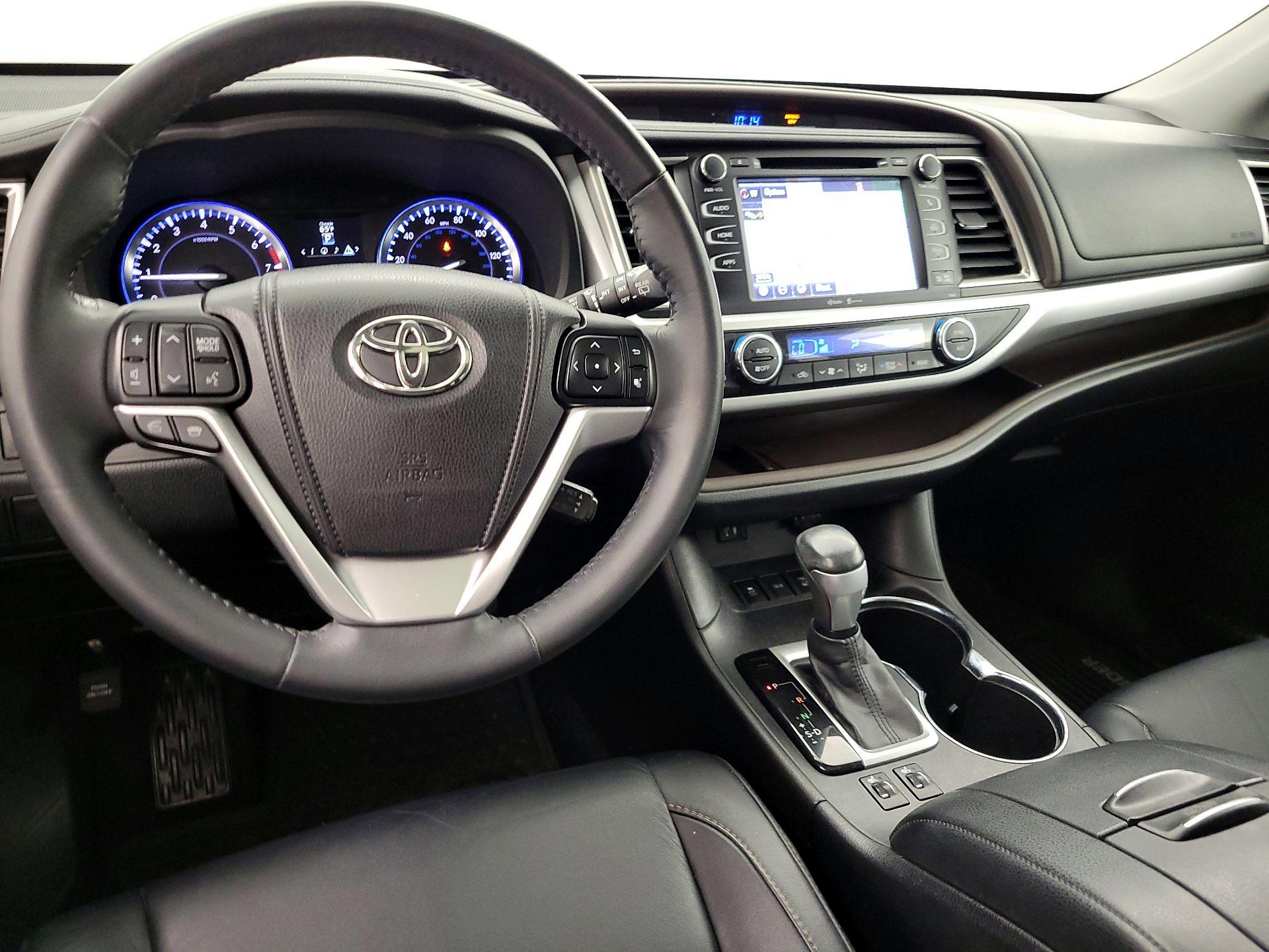 Thumbnail: 2014 Toyota Highlander - 9