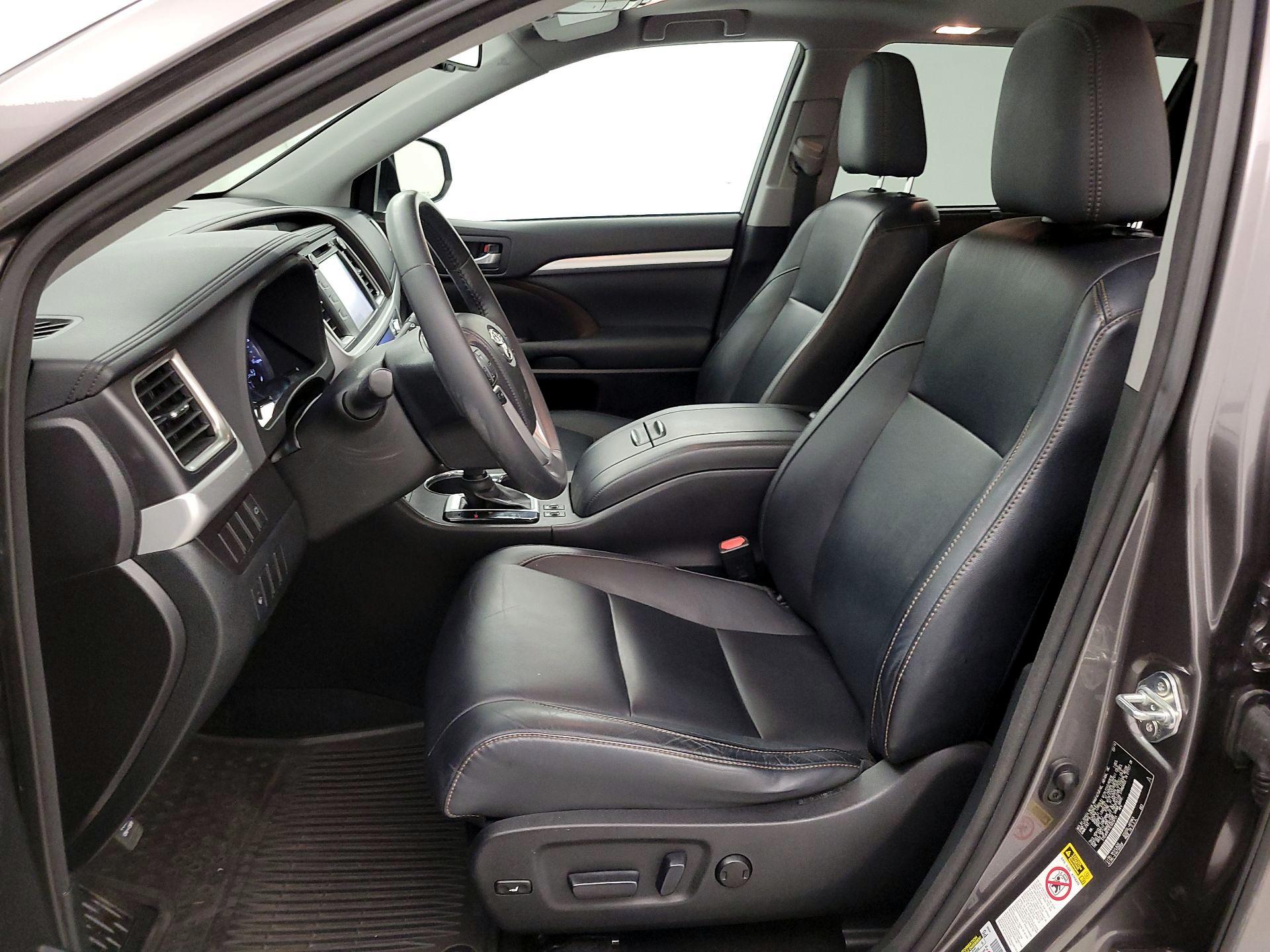 Thumbnail: 2014 Toyota Highlander - 11