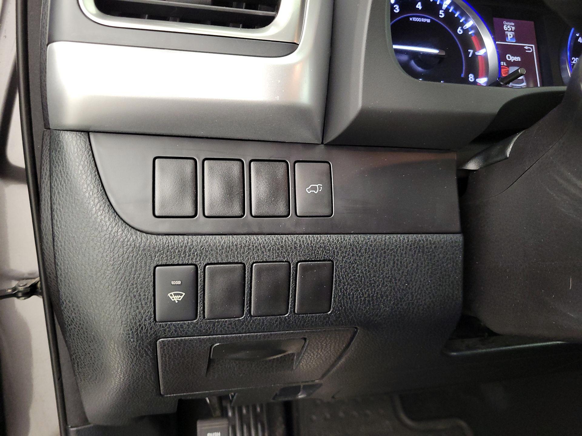 Thumbnail: 2014 Toyota Highlander - 13