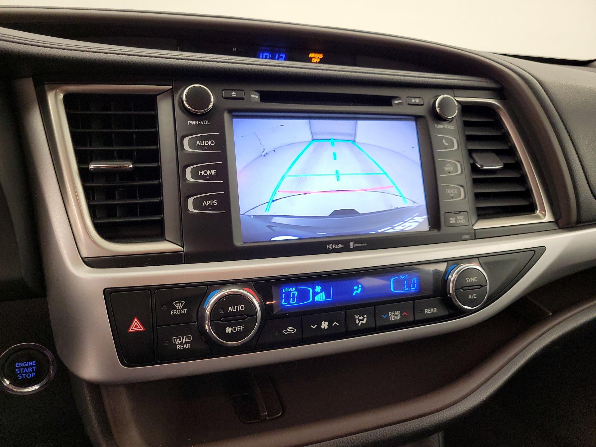 Thumbnail: 2014 Toyota Highlander - 15
