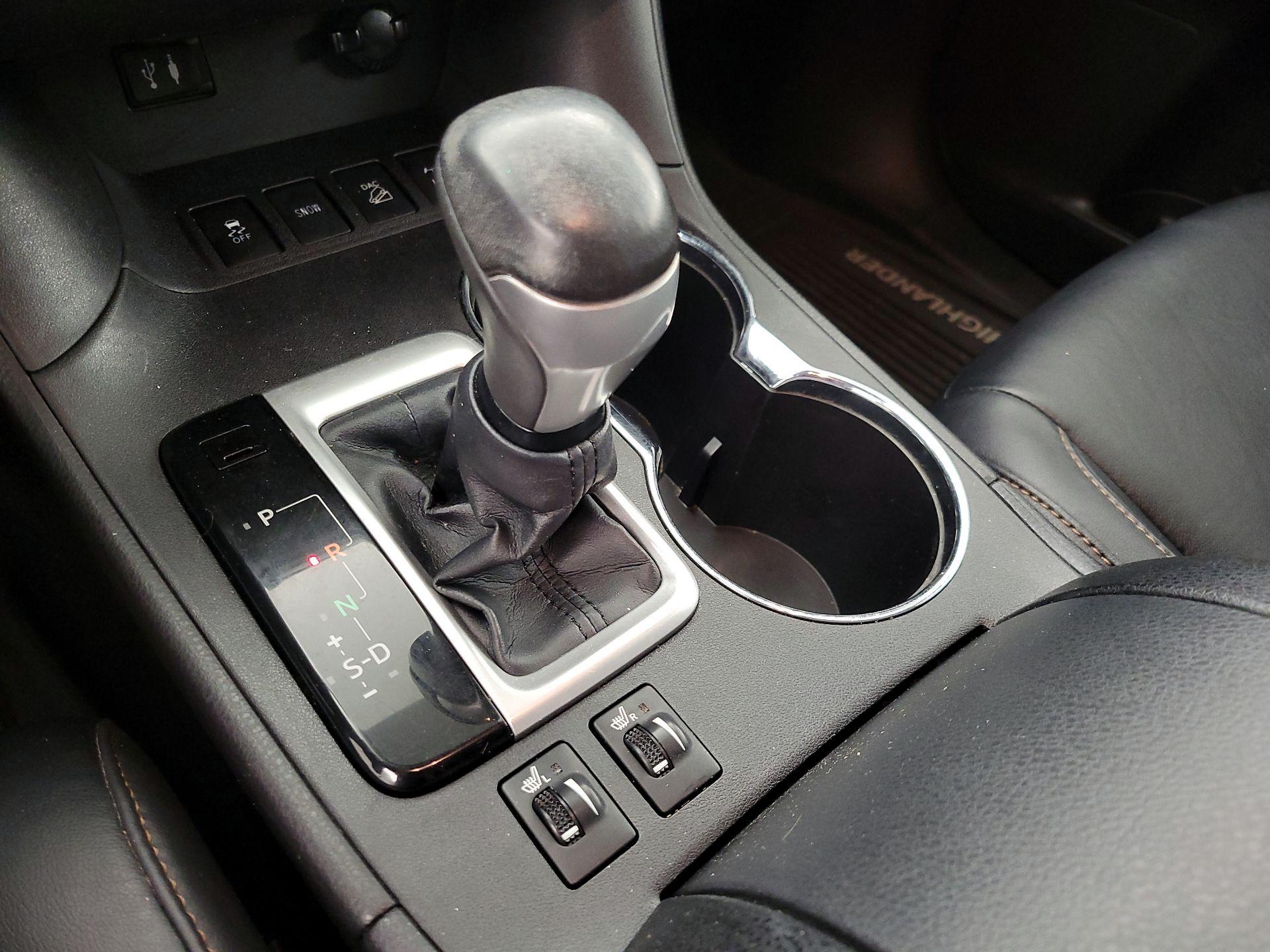 Thumbnail: 2014 Toyota Highlander - 18