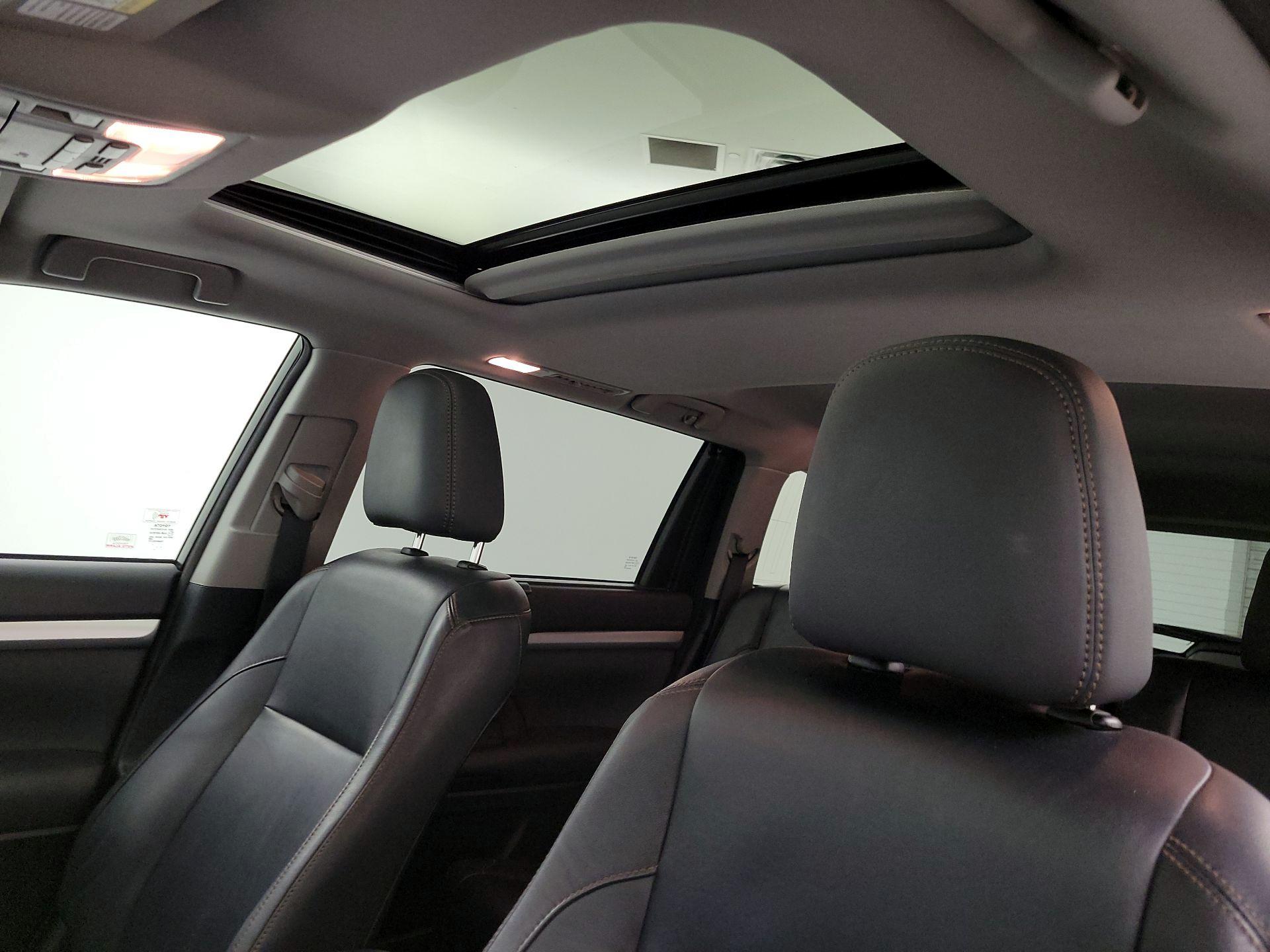 Thumbnail: 2014 Toyota Highlander - 20