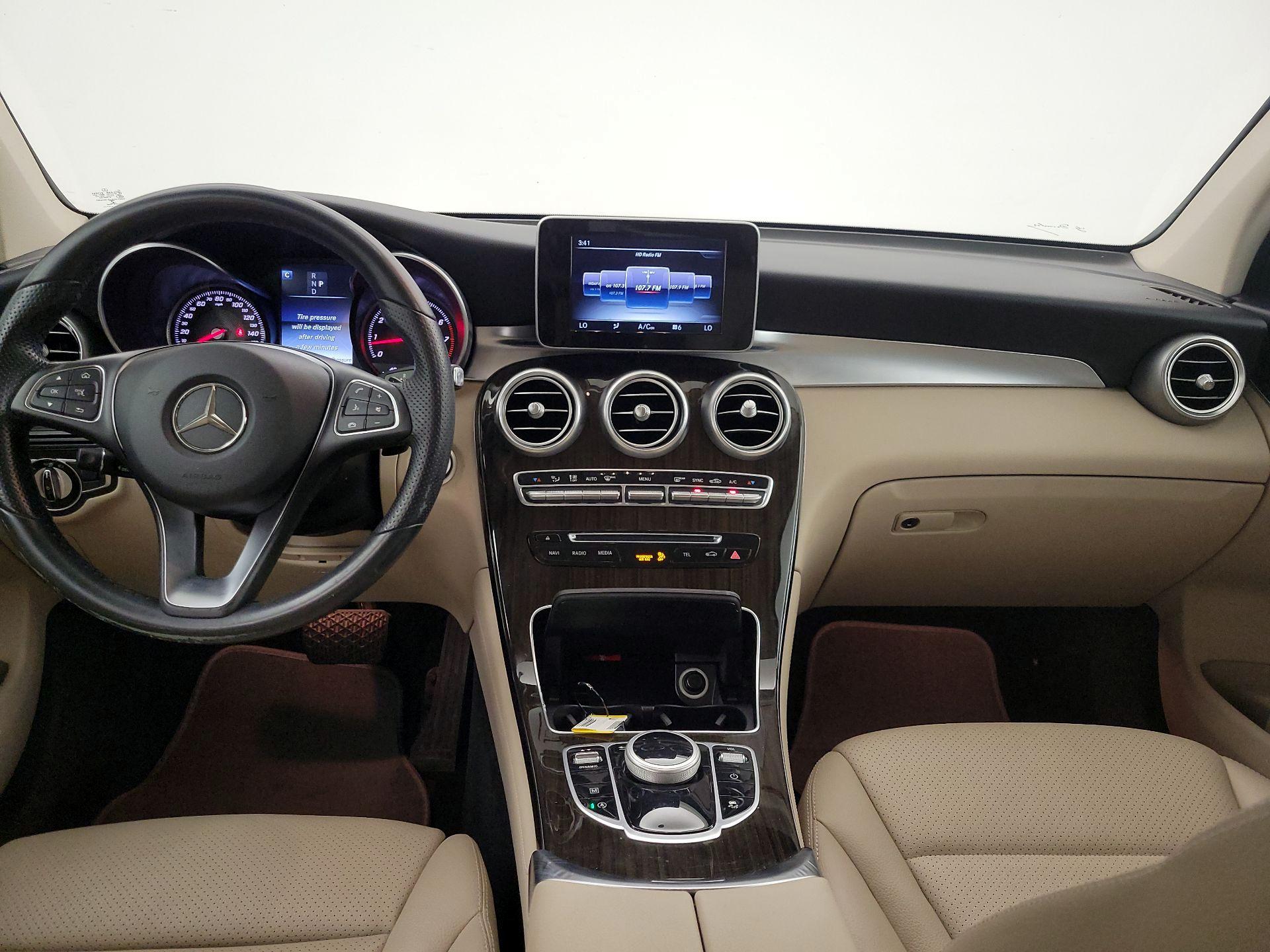 Thumbnail: 2017 Mercedes-Benz GLC - 9
