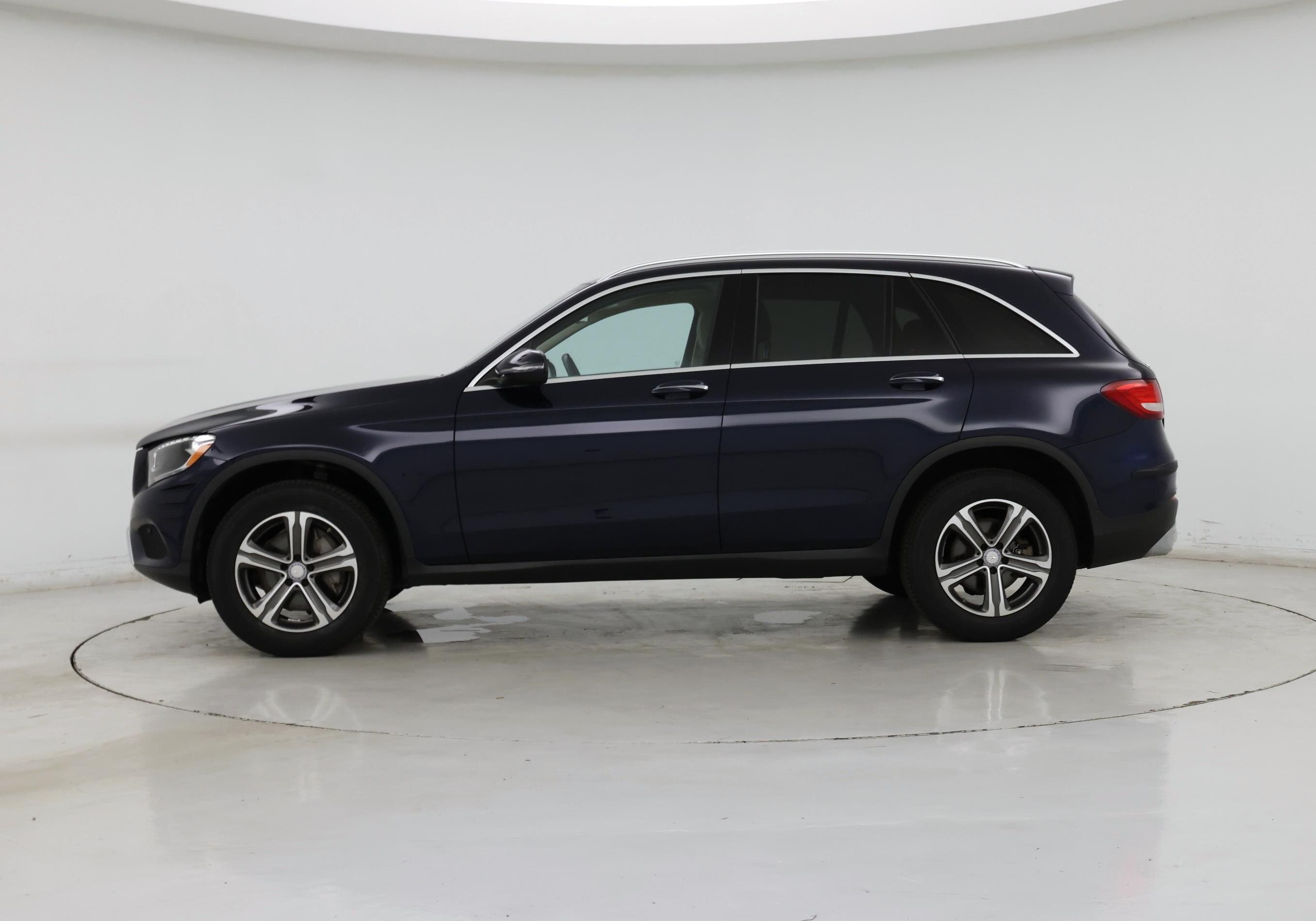 Thumbnail: 2017 Mercedes-Benz GLC - 3