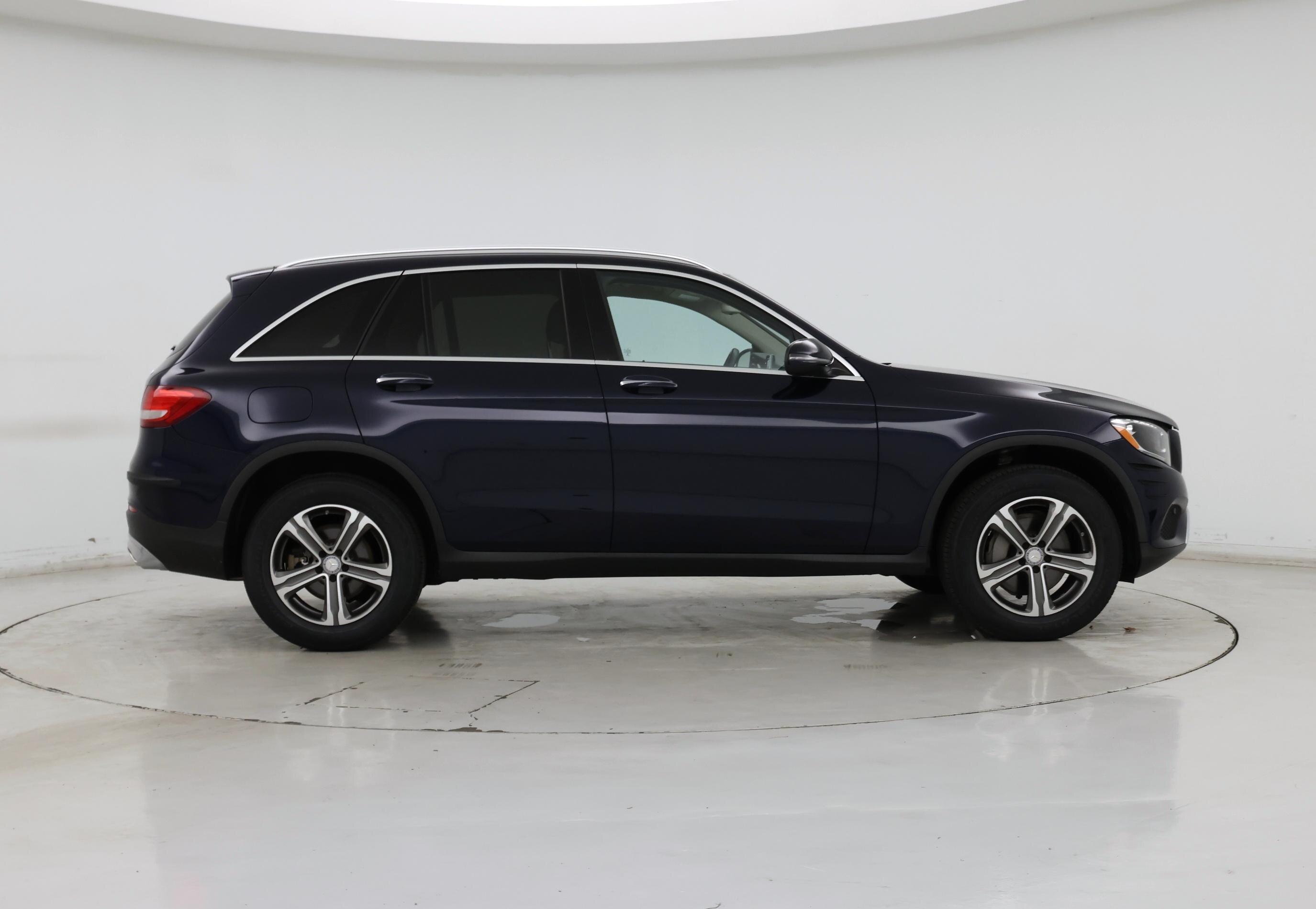 Thumbnail: 2017 Mercedes-Benz GLC - 7