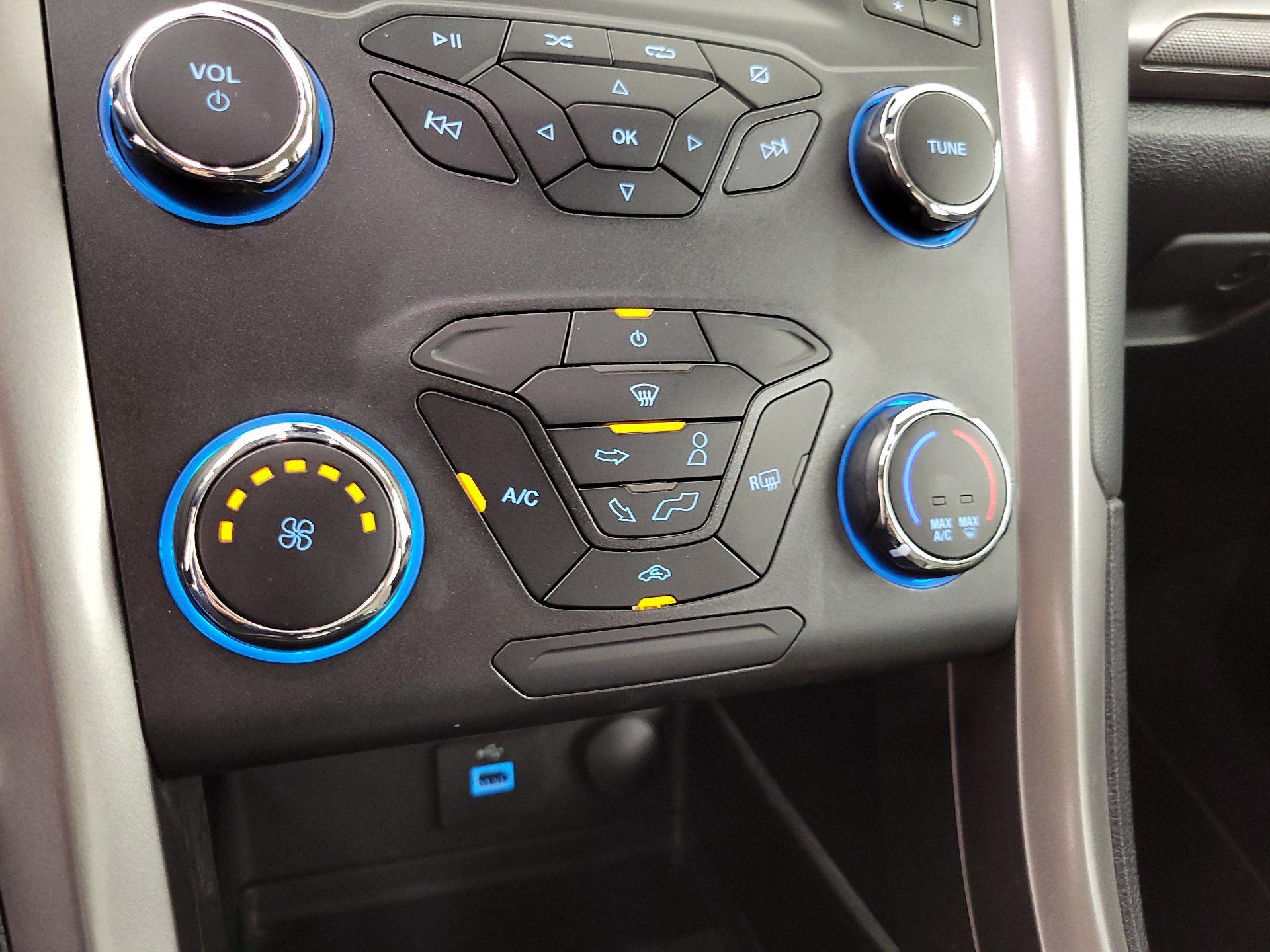 Thumbnail: 2020 Ford Fusion - 16
