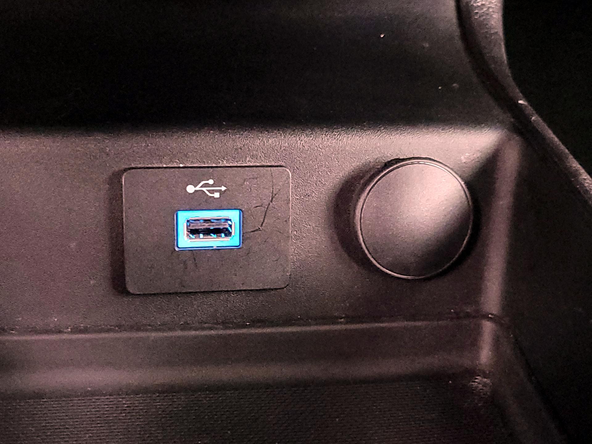Thumbnail: 2020 Ford Fusion - 18