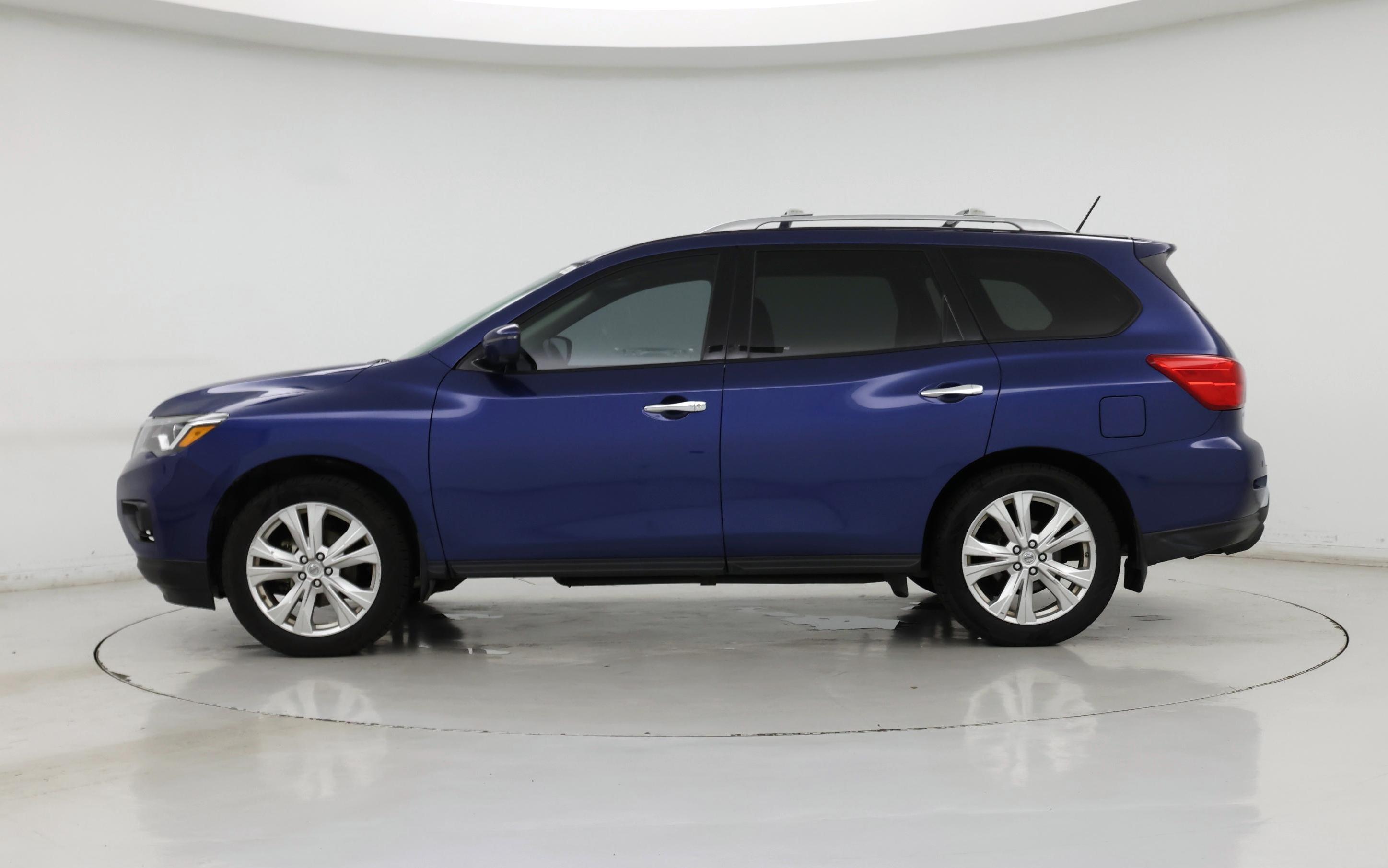 Thumbnail: 2018 Nissan Pathfinder - 3