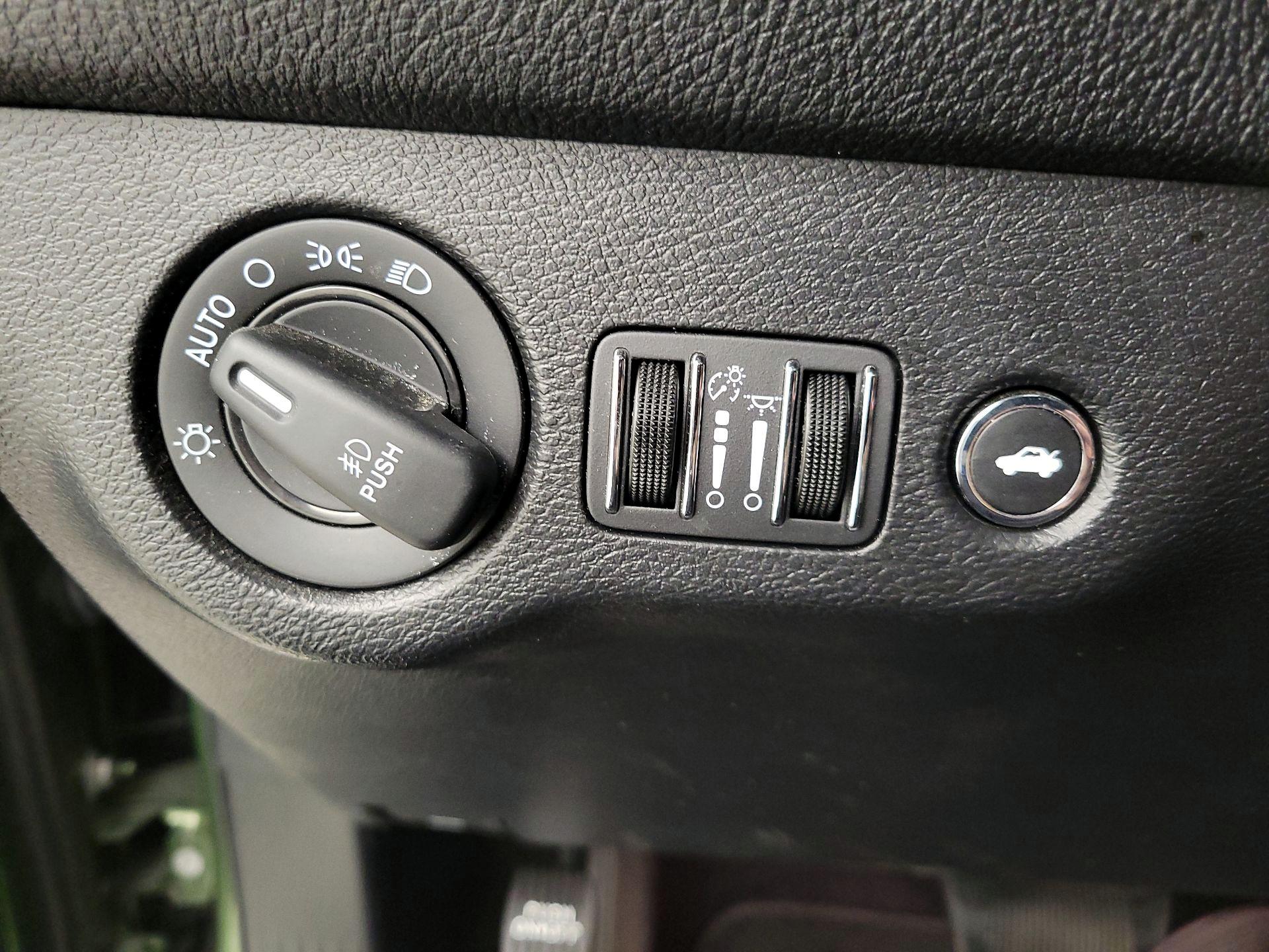 Thumbnail: 2019 Dodge Challenger - 13