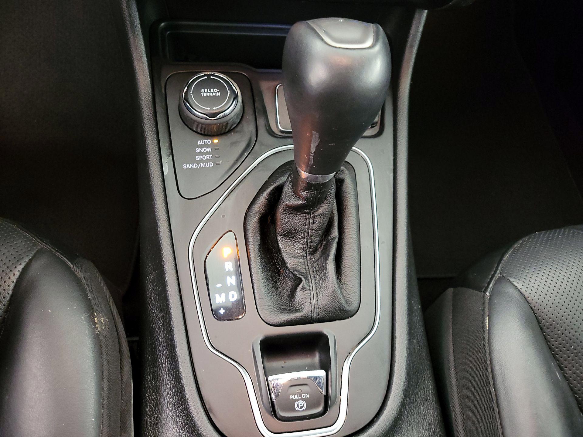 Thumbnail: 2020 Jeep Cherokee - 18
