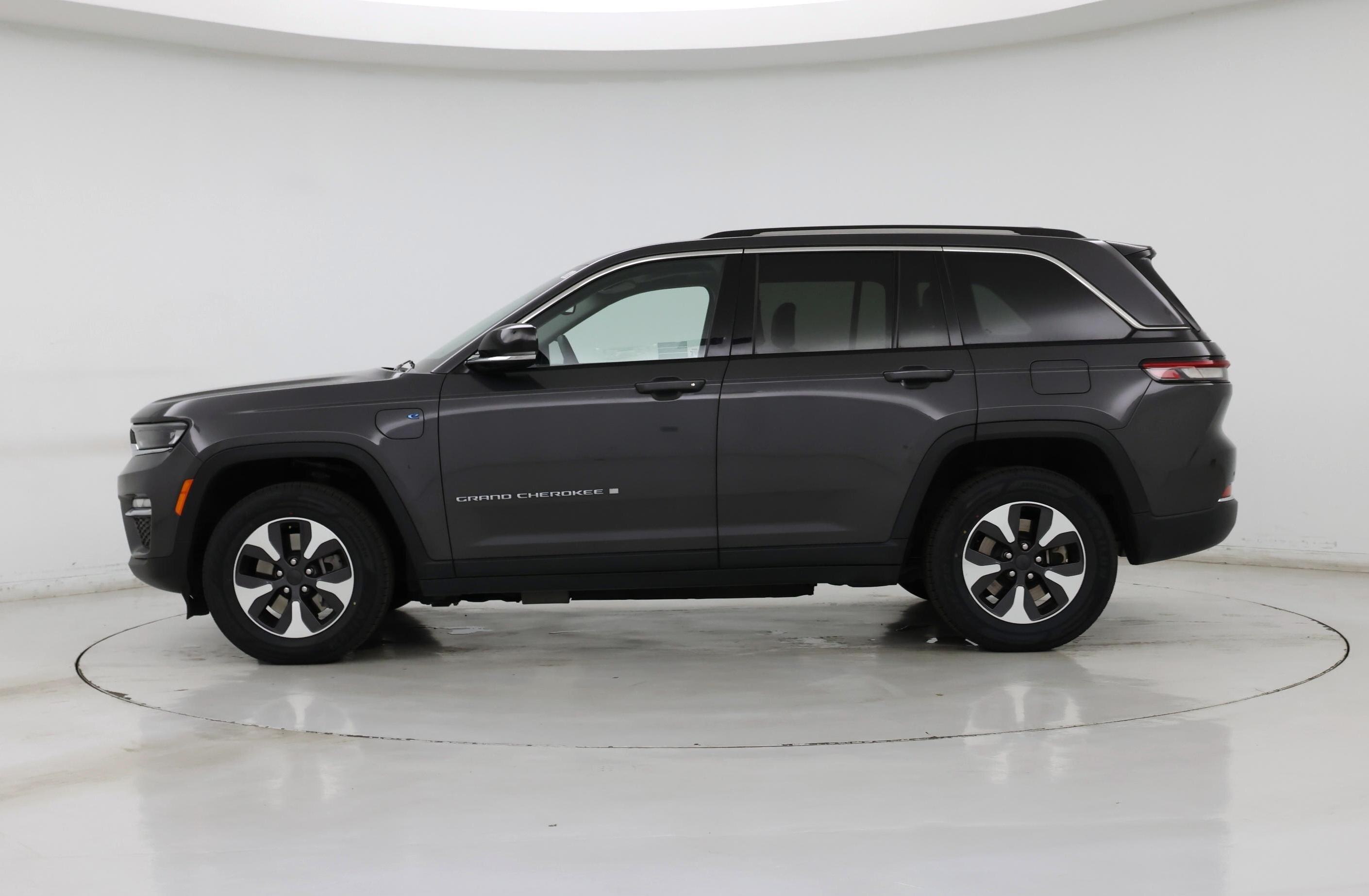 Thumbnail: 2023 Jeep Grand Cherokee - 3
