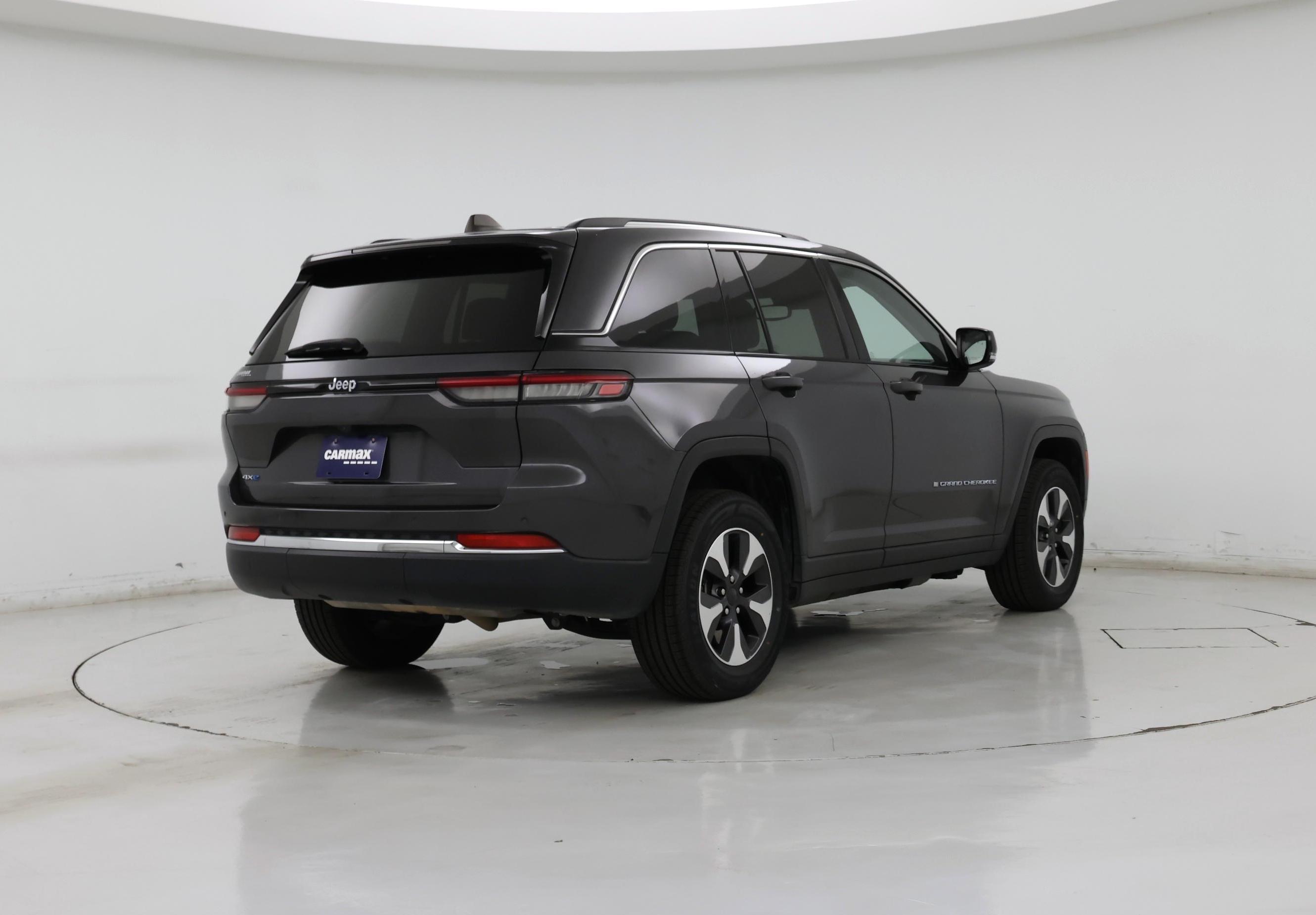 Thumbnail: 2023 Jeep Grand Cherokee - 8
