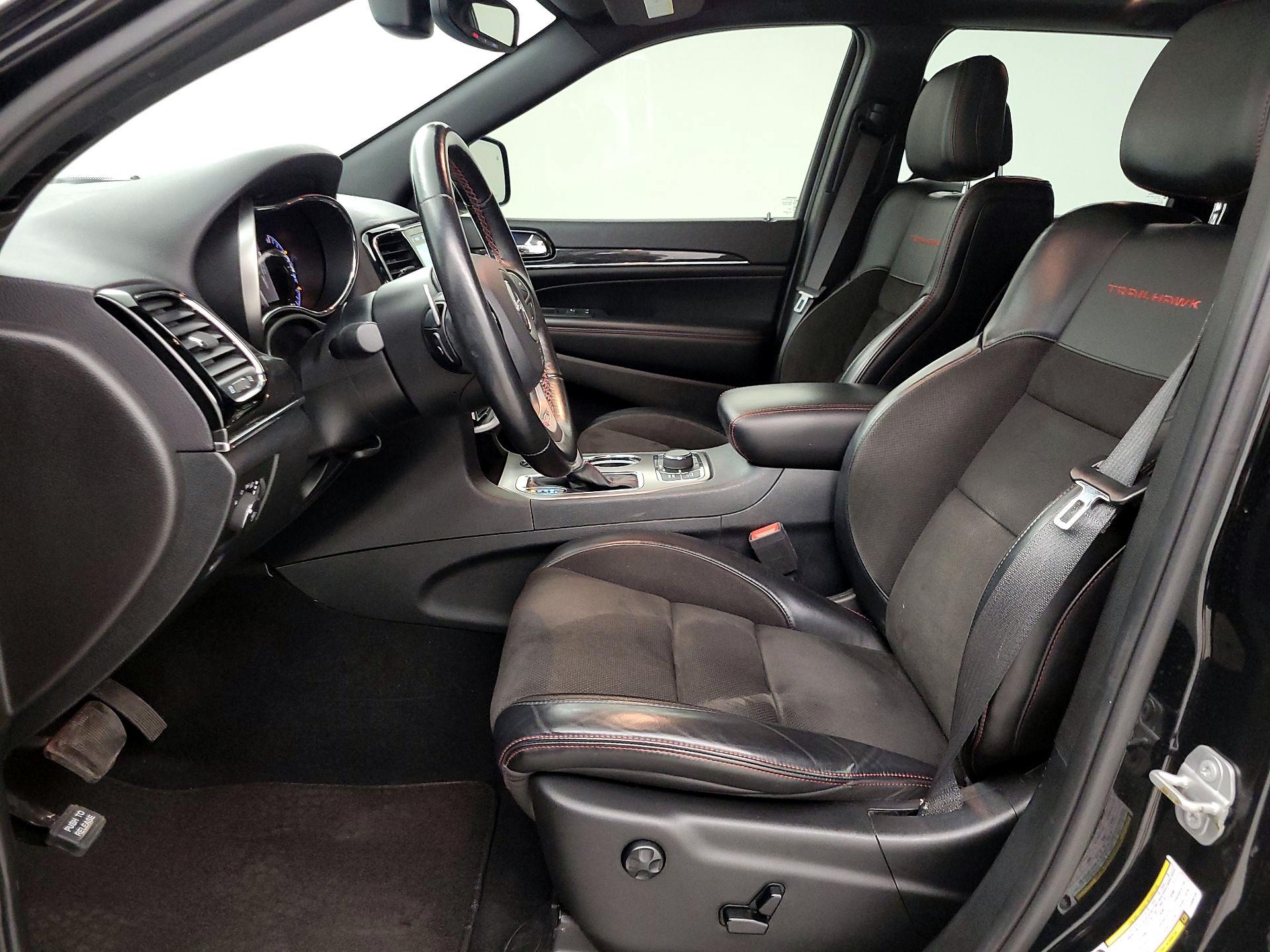 Thumbnail: 2020 Jeep Grand Cherokee - 11