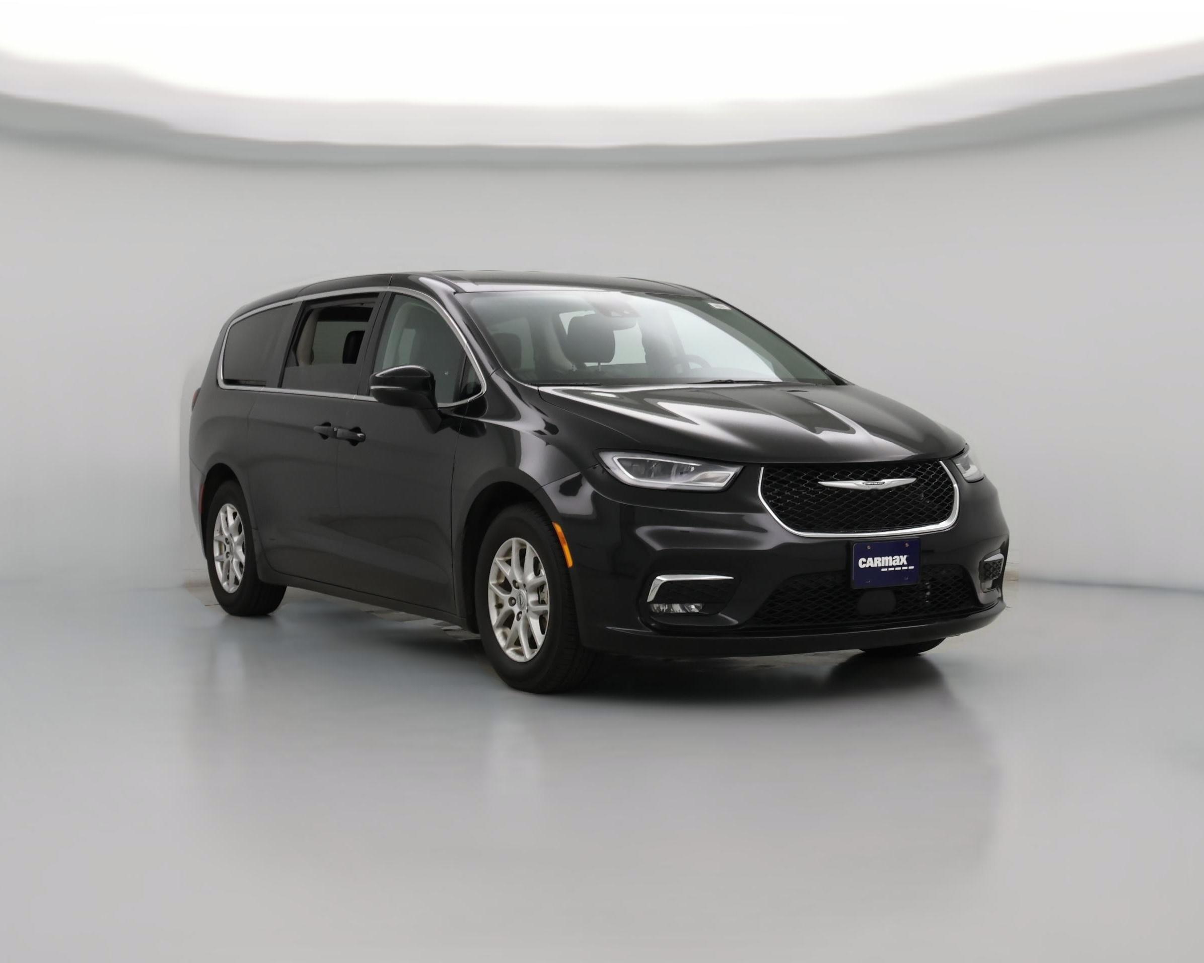 Thumbnail: 2023 Chrysler Pacifica - 1