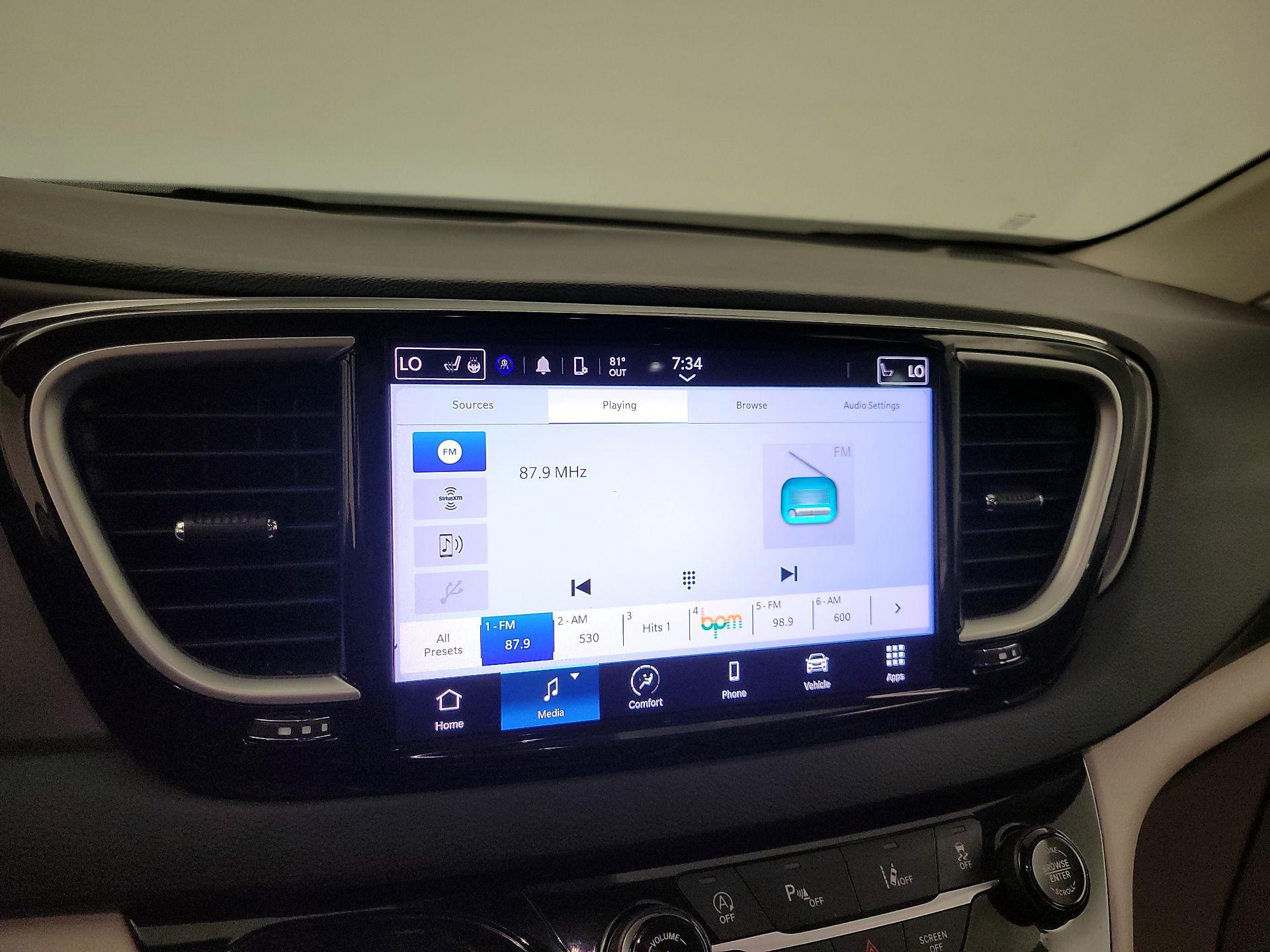 Thumbnail: 2023 Chrysler Pacifica - 15