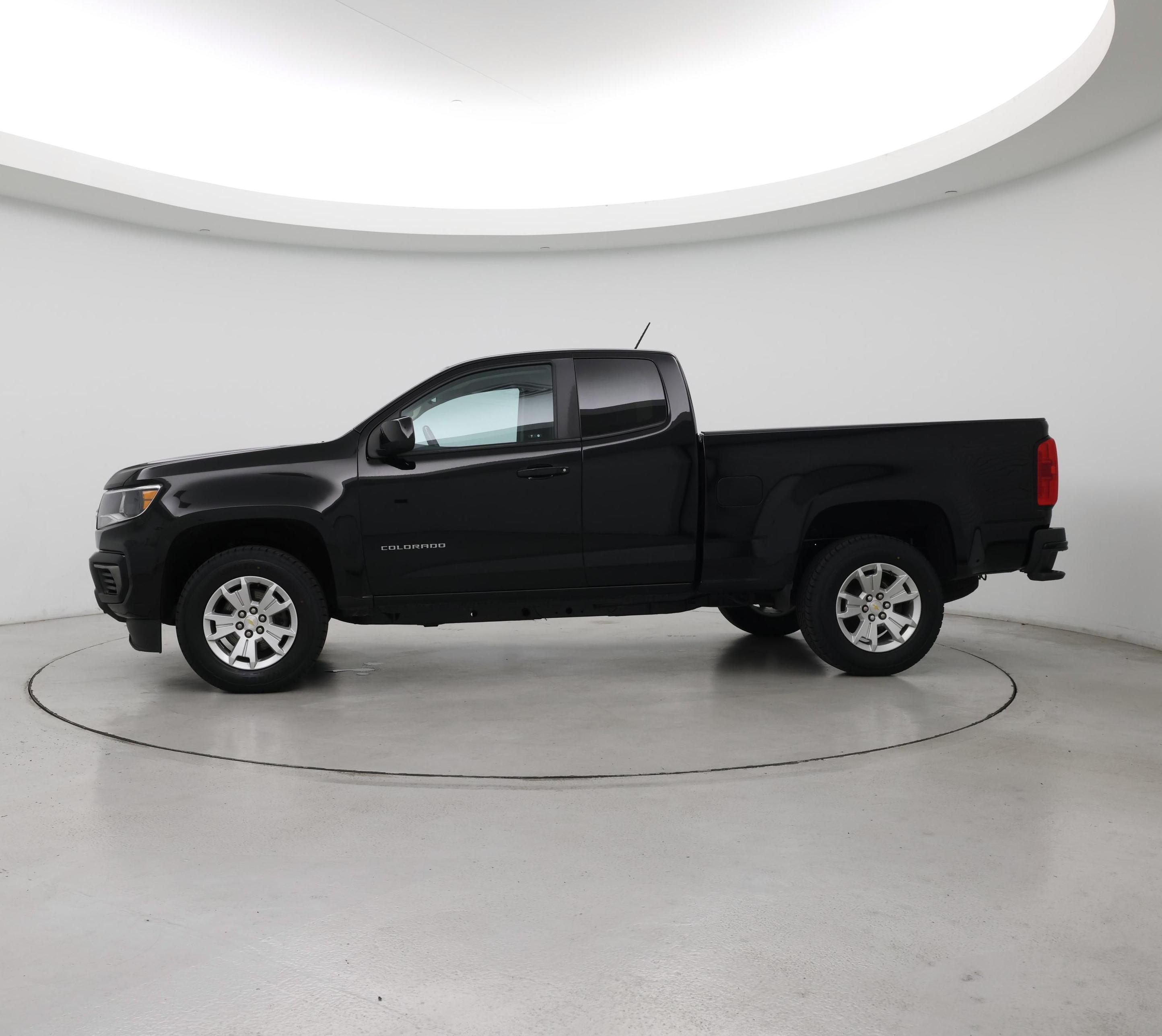 Thumbnail: 2022 Chevrolet Colorado - 3