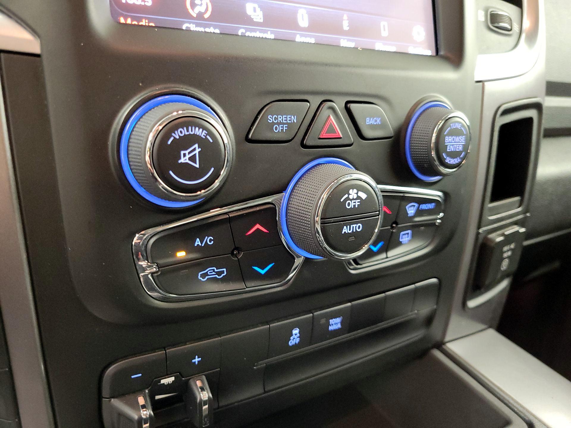 Thumbnail: 2023 RAM 1500 Classic - 16