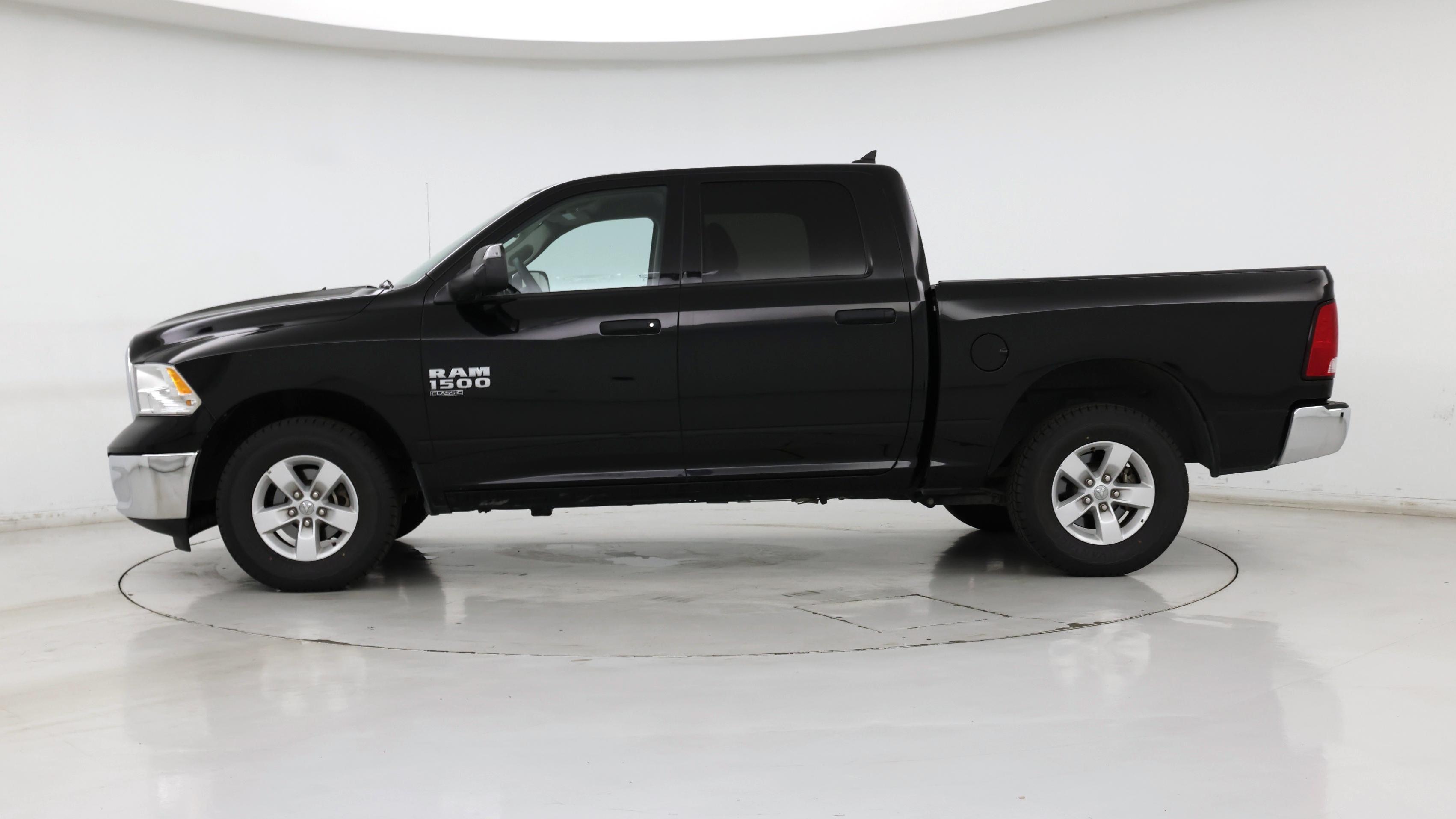 Thumbnail: 2023 RAM 1500 Classic - 3