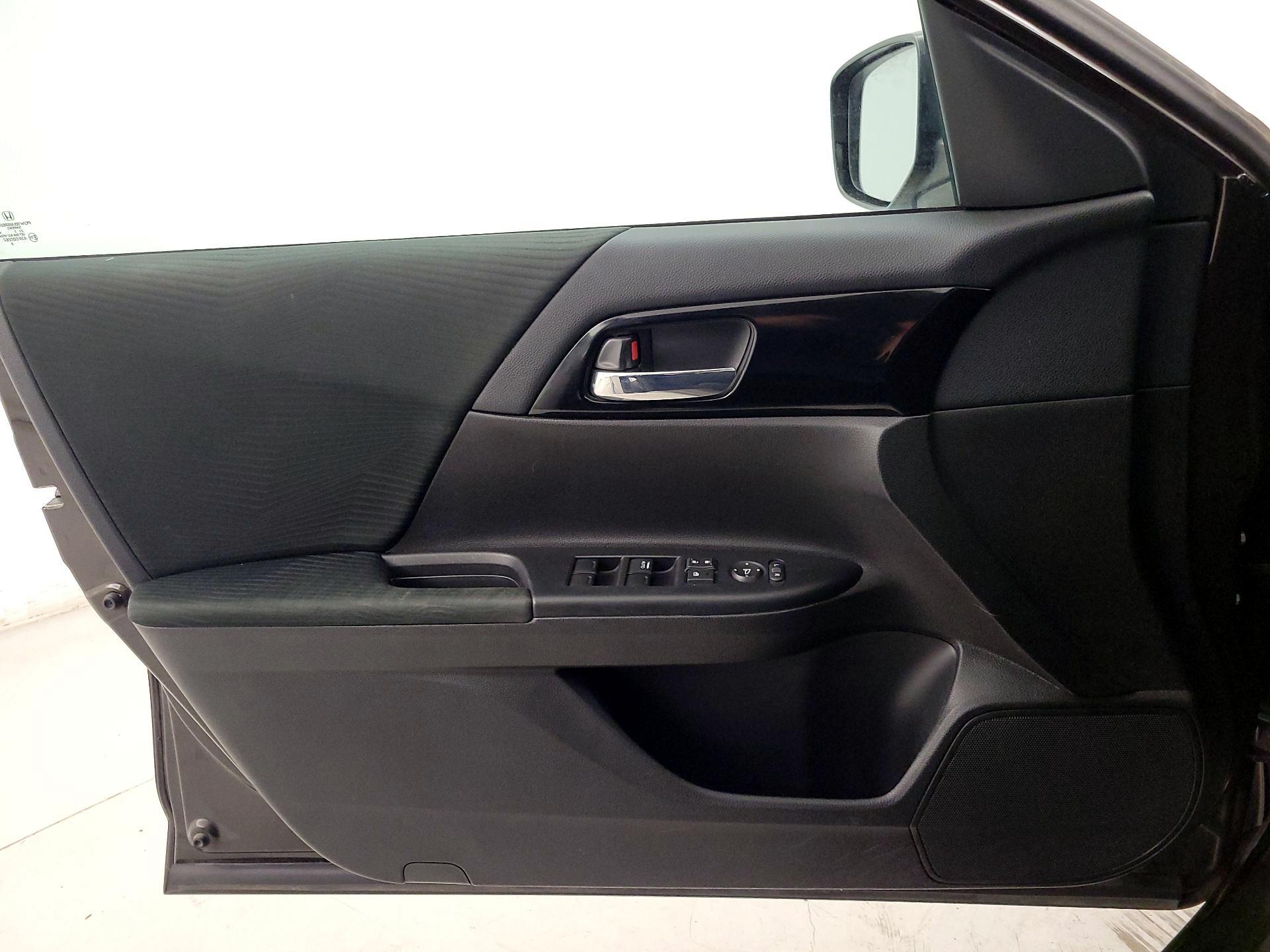 Thumbnail: 2016 Honda Accord - 12