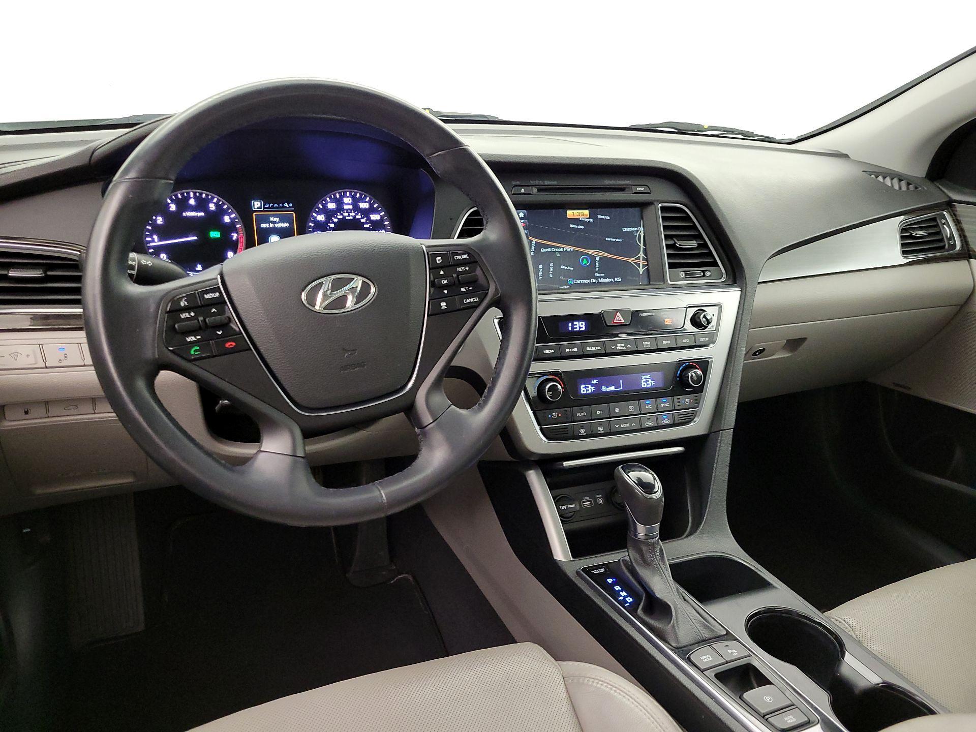 Thumbnail: 2017 Hyundai Sonata - 9