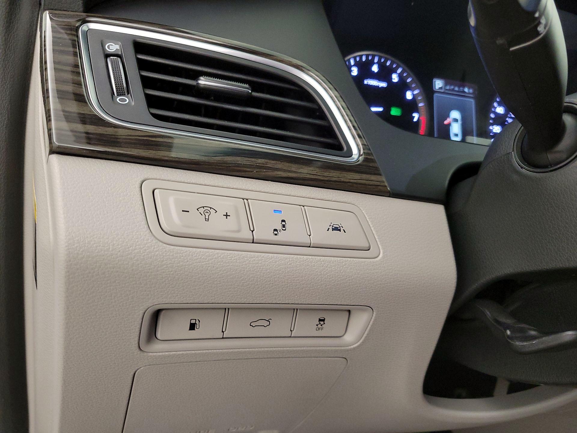 Thumbnail: 2017 Hyundai Sonata - 13