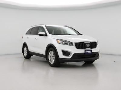 White 2018 Kia Sorento LX