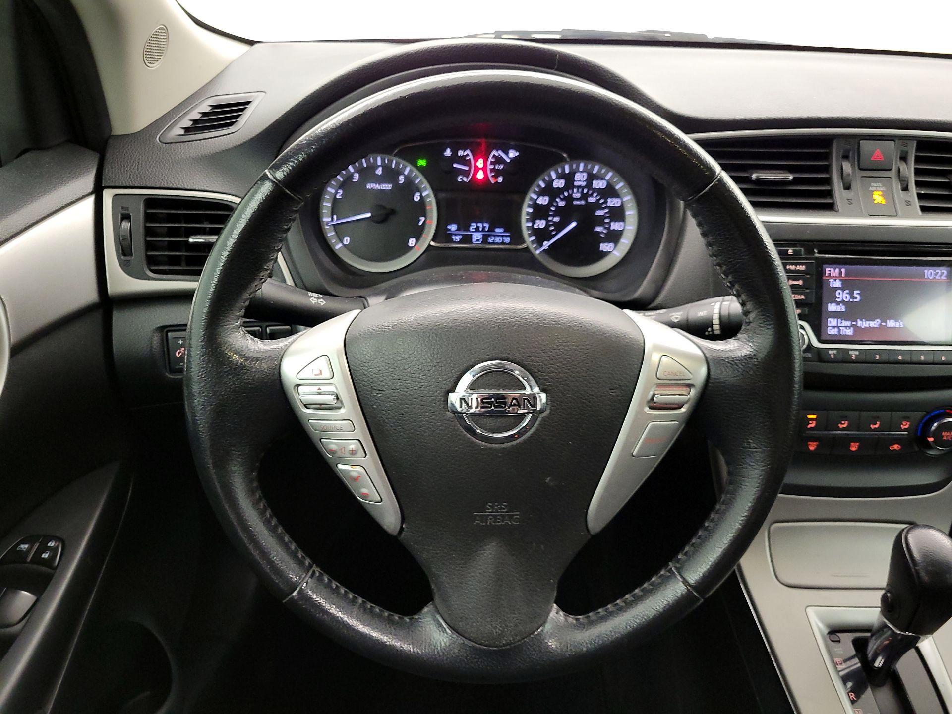 Thumbnail: 2015 Nissan Sentra - 10