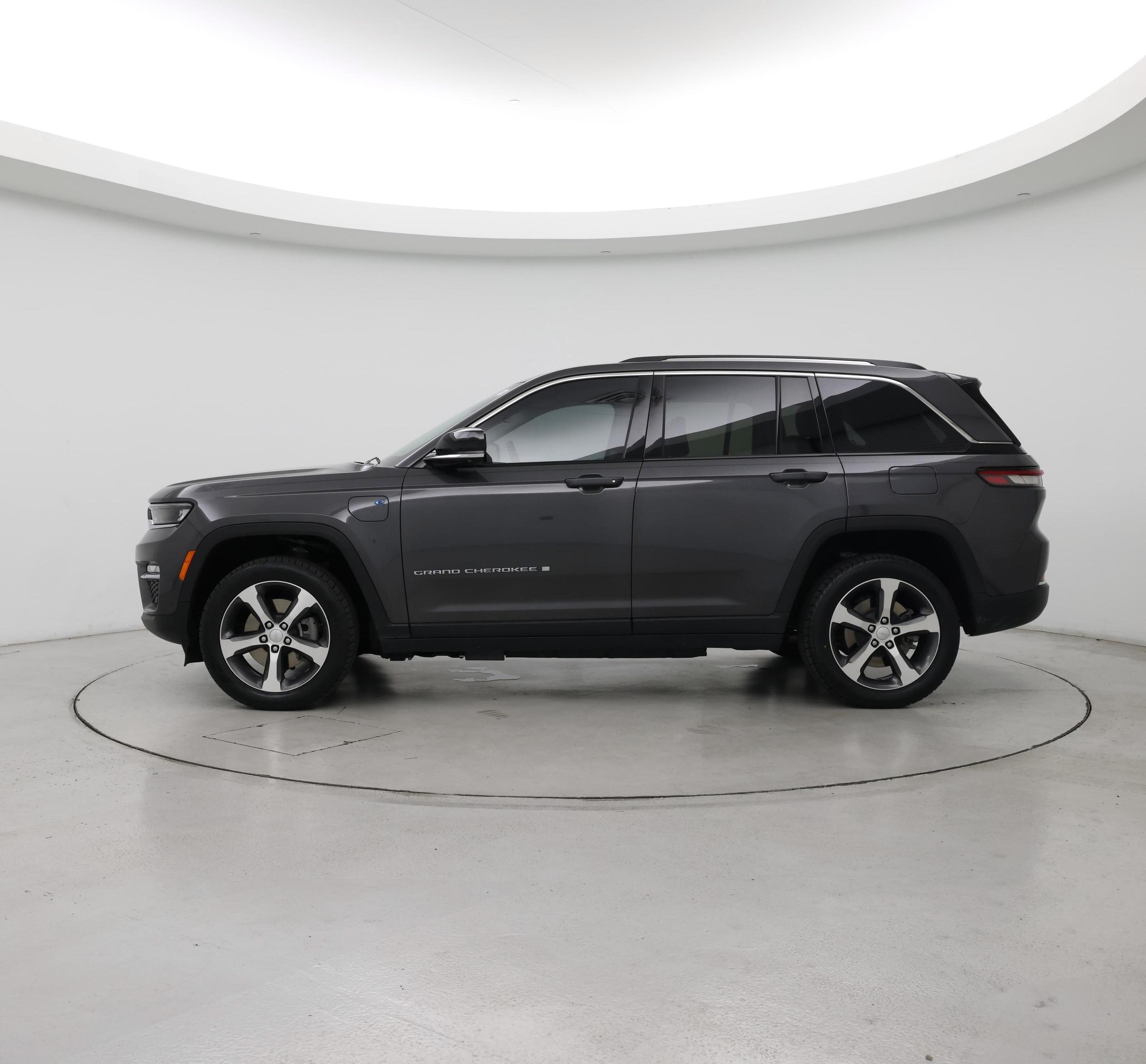 Thumbnail: 2022 Jeep Grand Cherokee - 3