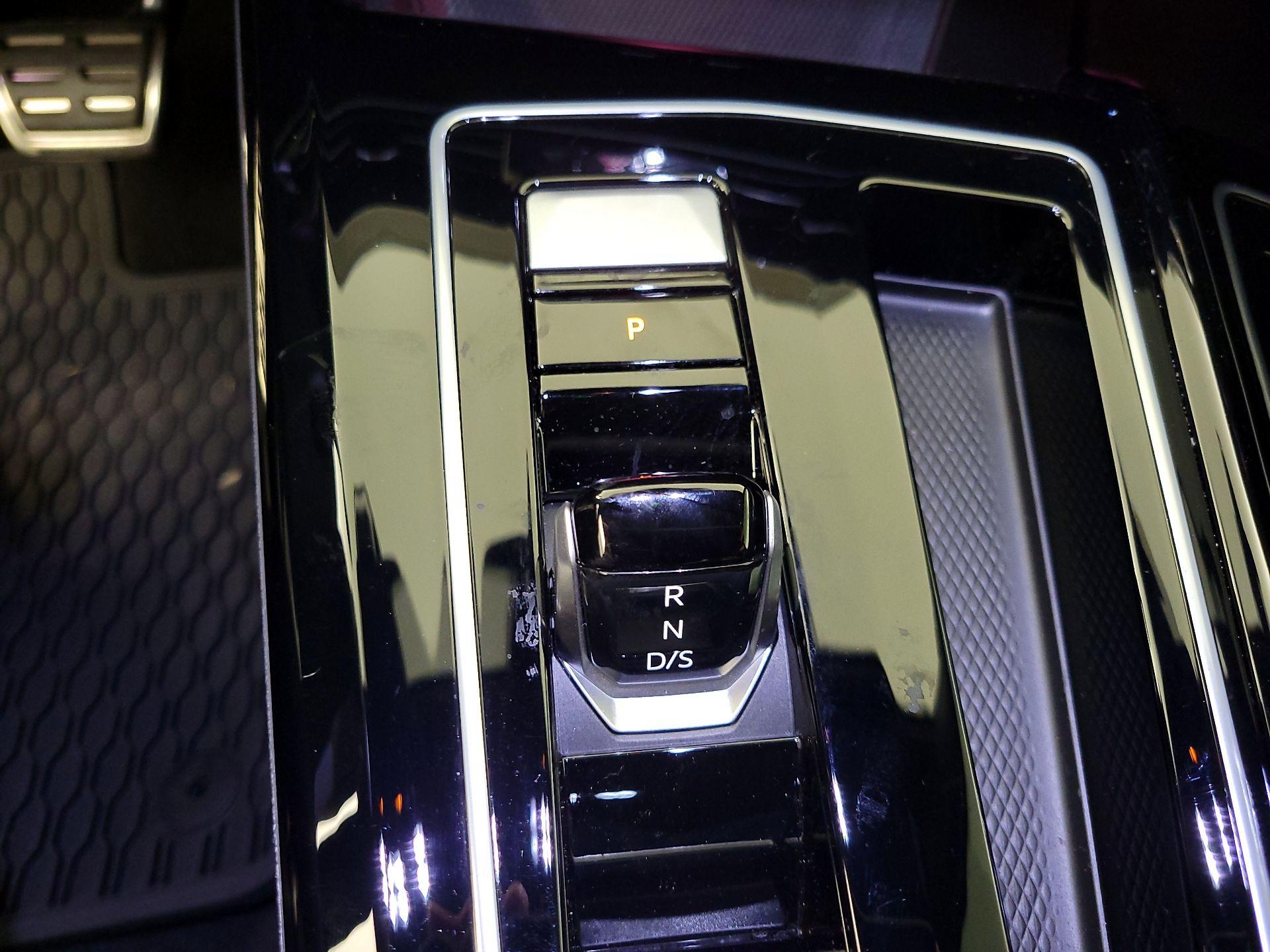 Thumbnail: 2023 Volkswagen Golf - 17